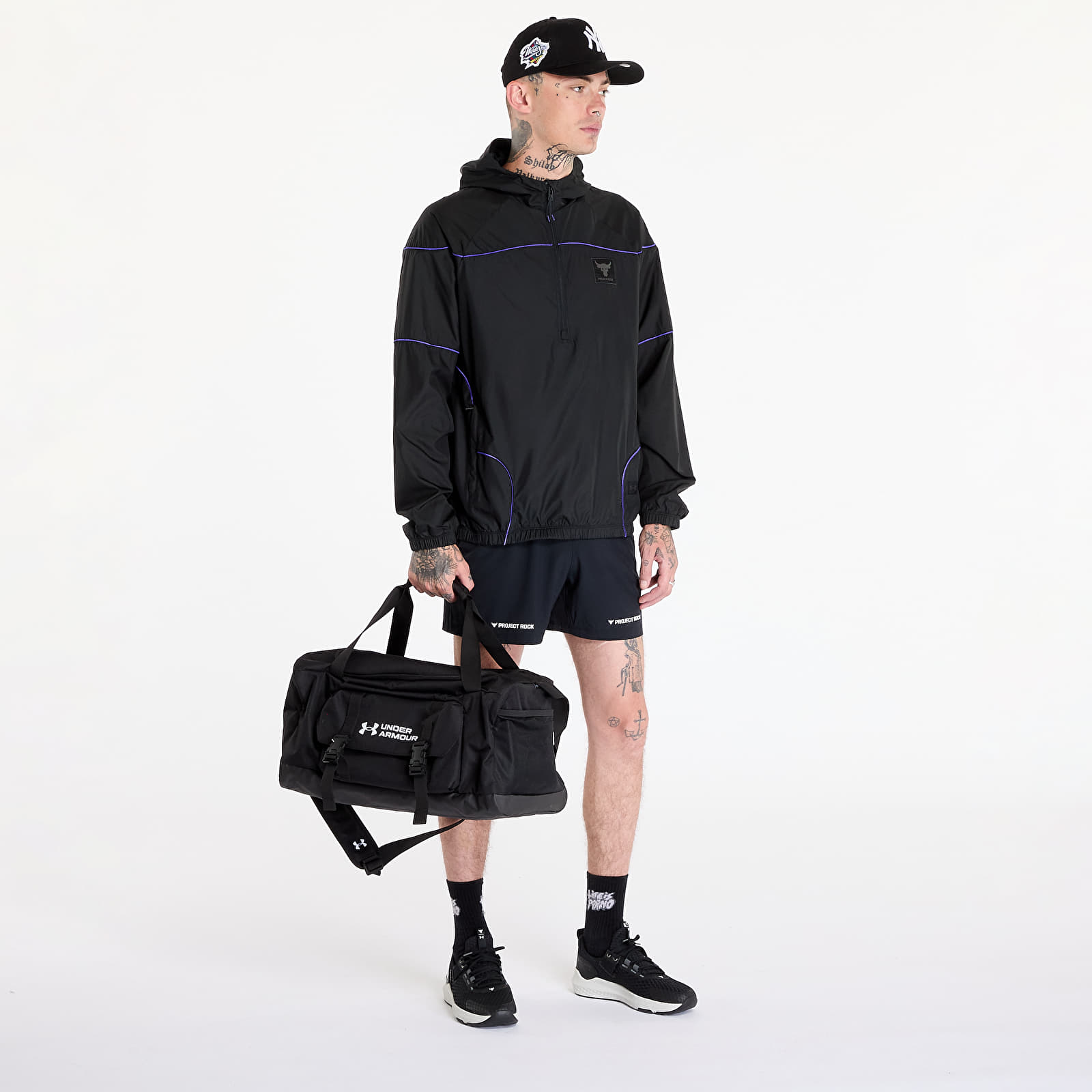 Übergangsjacken Under Armour Project Rock Anorak Jacket Black/ Pluto/ Black