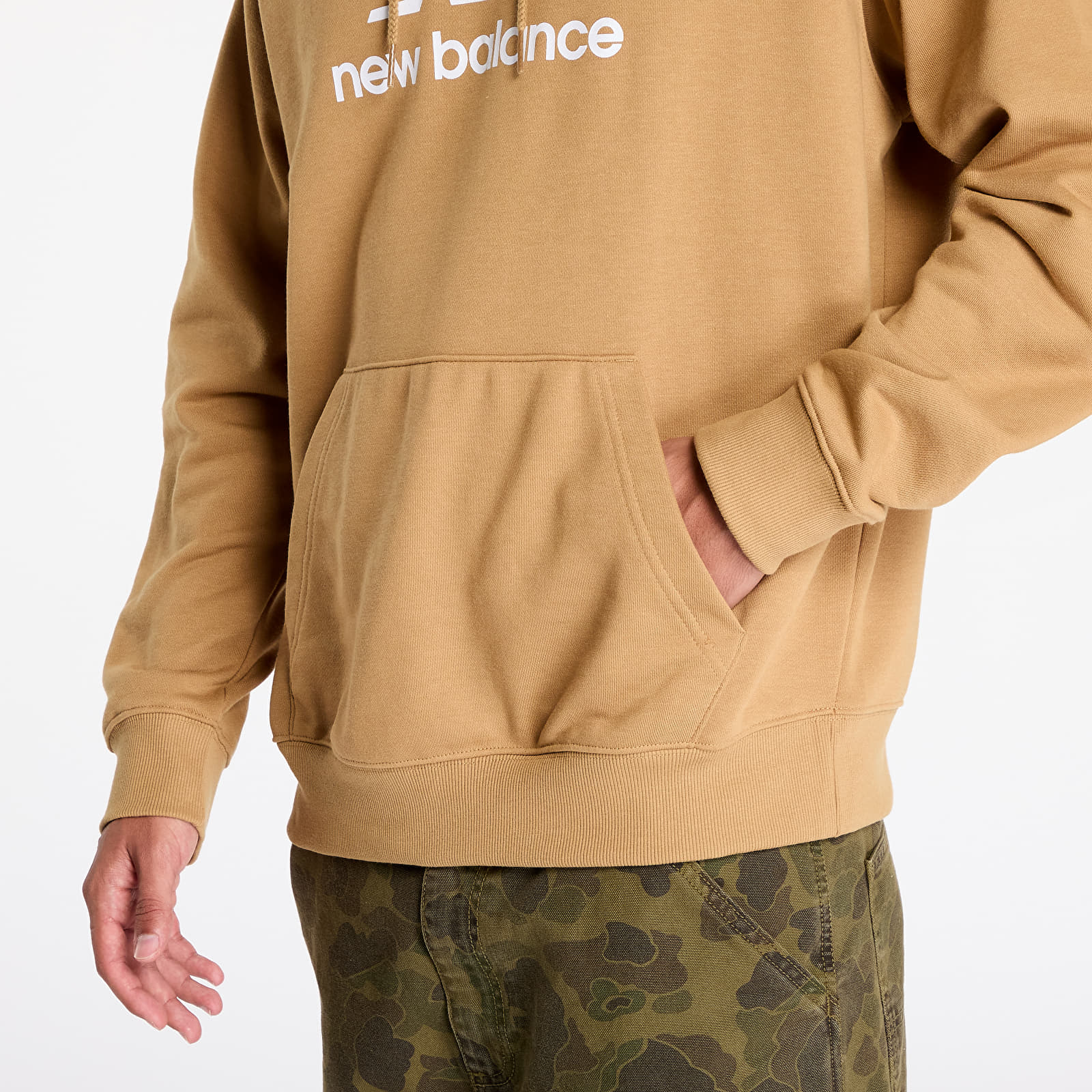 Pánské mikiny New Balance Sport Essentials French Terry Logo Hoodie Greatplains