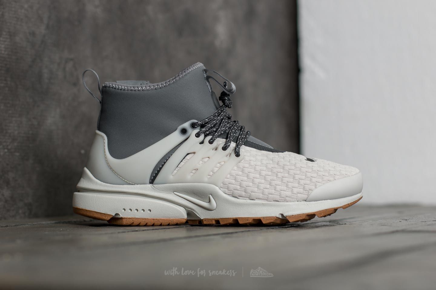 Nike air presto mid sale sneakers womens