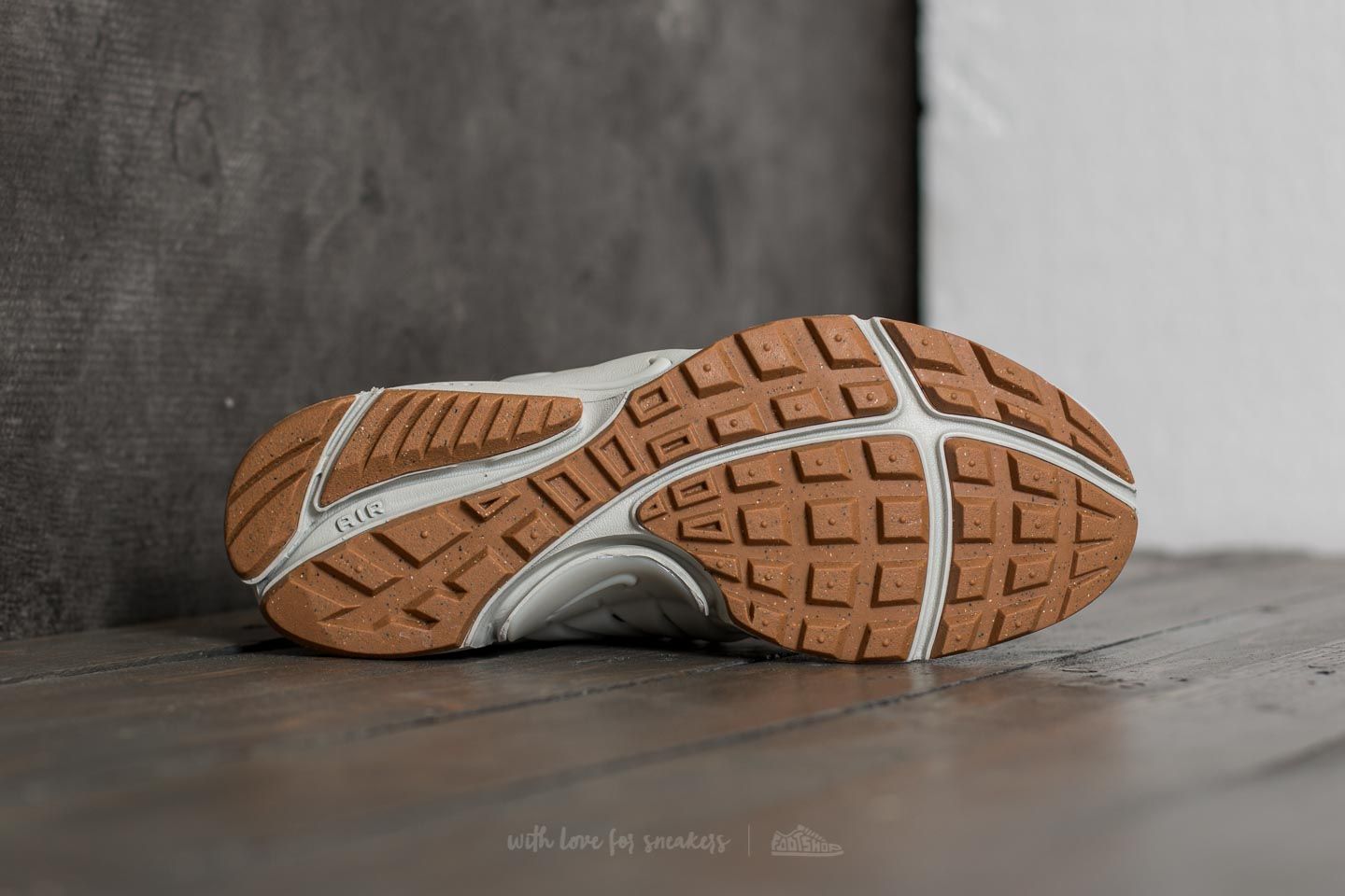 Women s shoes Nike W Air Presto Mid Utility Premium Light Bone Light Bone Footshop