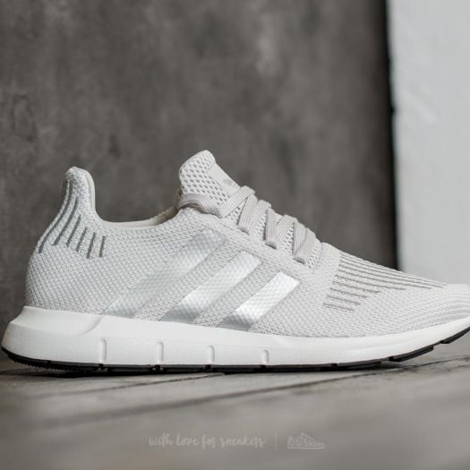 Adidas swift shop run silver