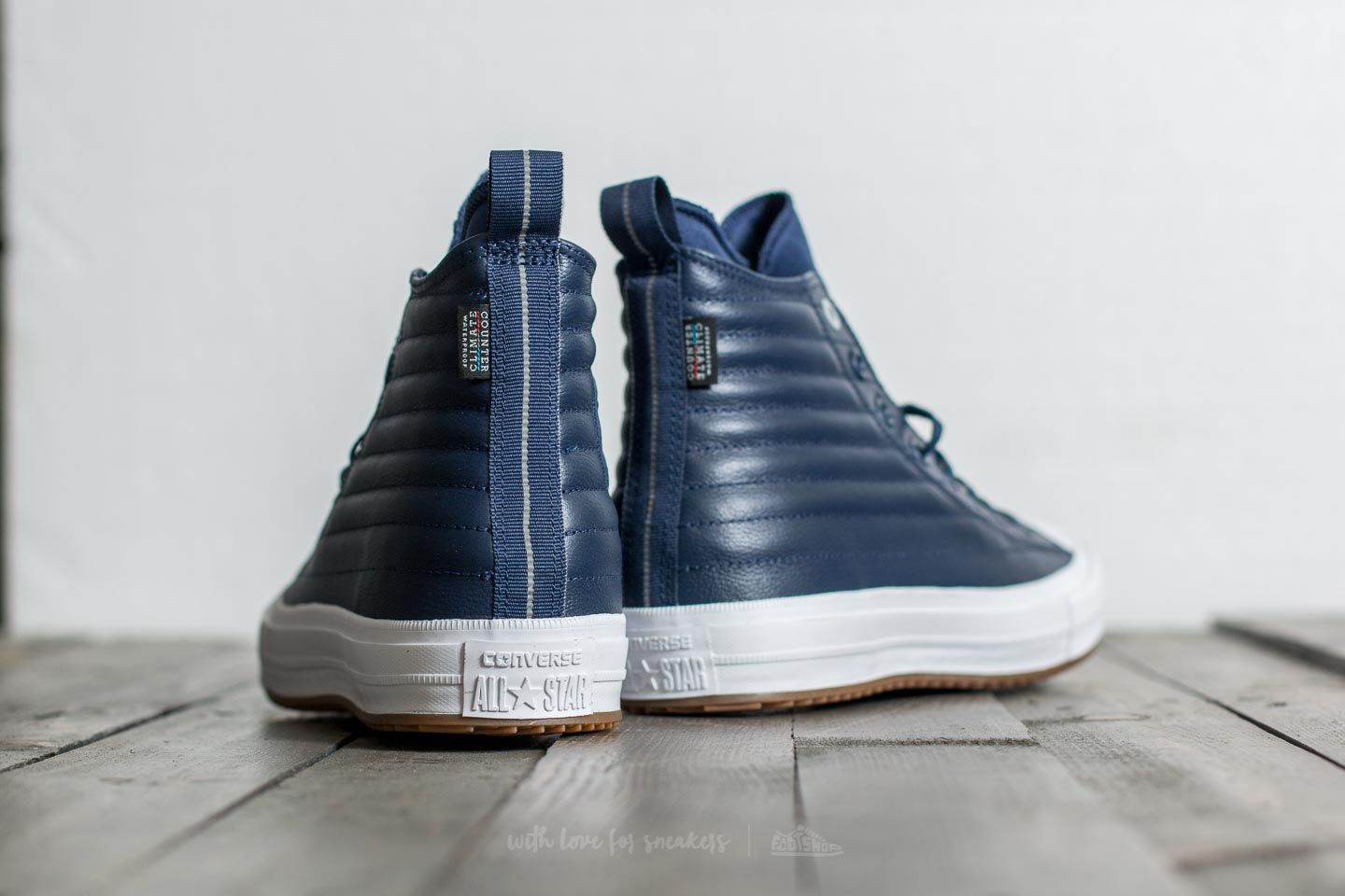 Chuck taylor all star waterproof hot sale boot quilted leather