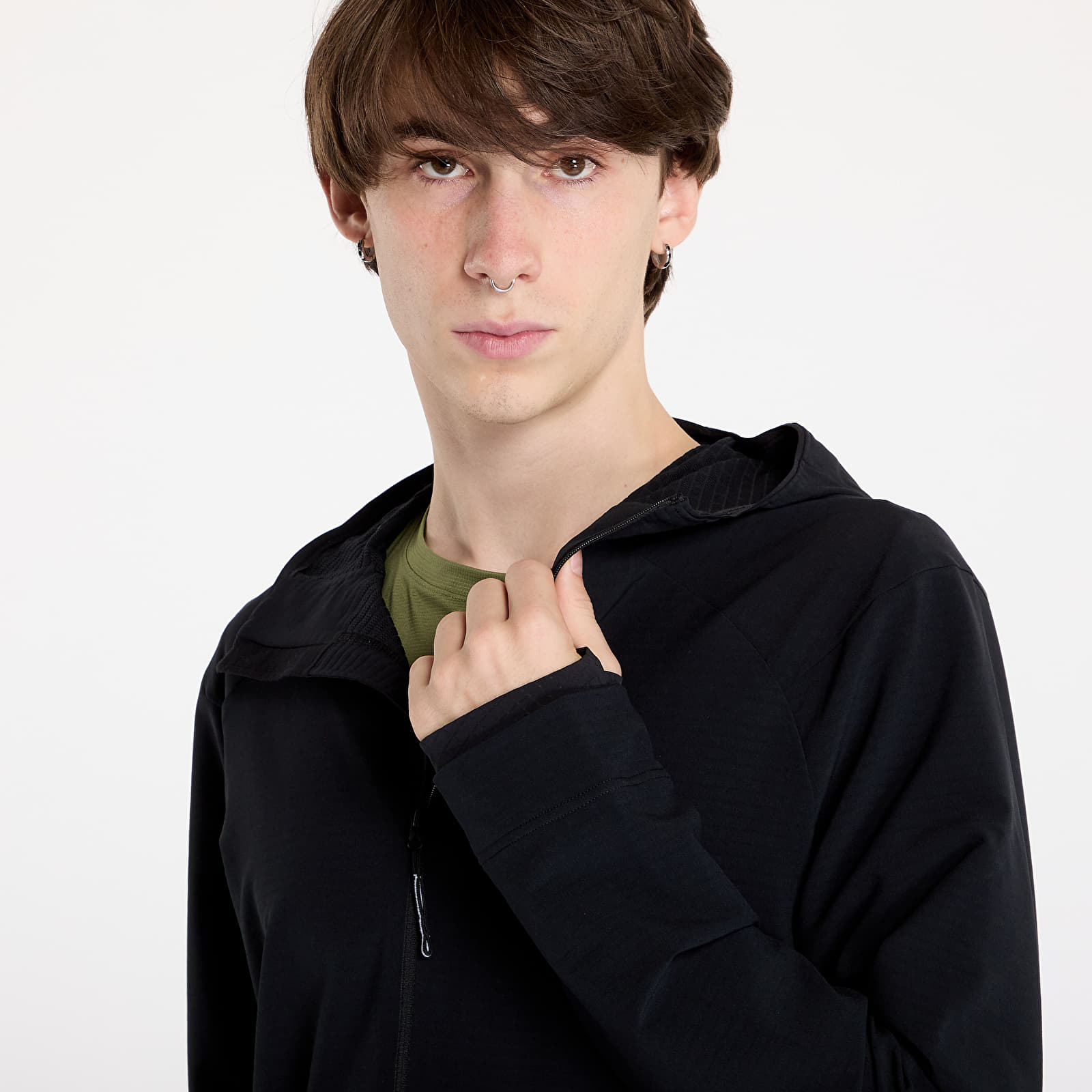 Men s hoodies On Pace Hoodie Black Footshop