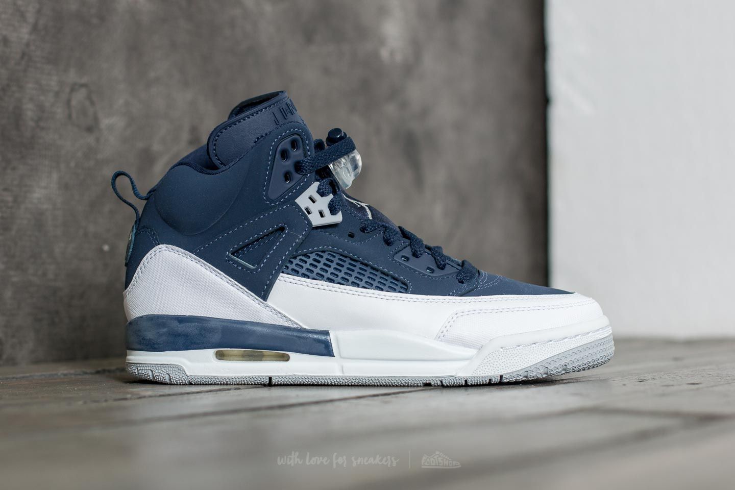 Women s shoes Jordan Spizike BG Midnight Navy Metallic Silver Footshop