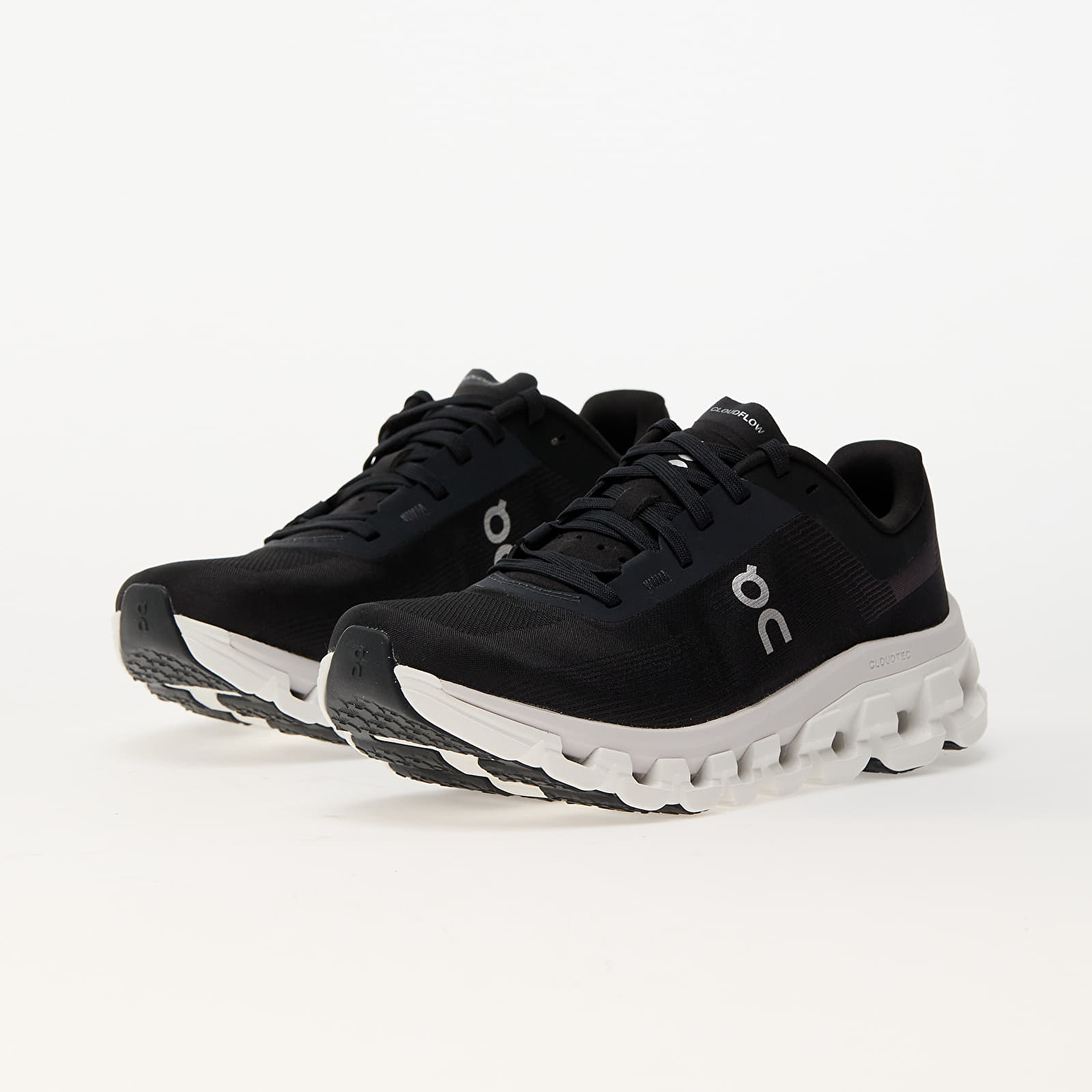 Women's shoes On W Cloudflow 4 Black/ White