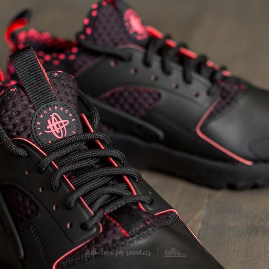 Red and black huaraches hot sale ultra