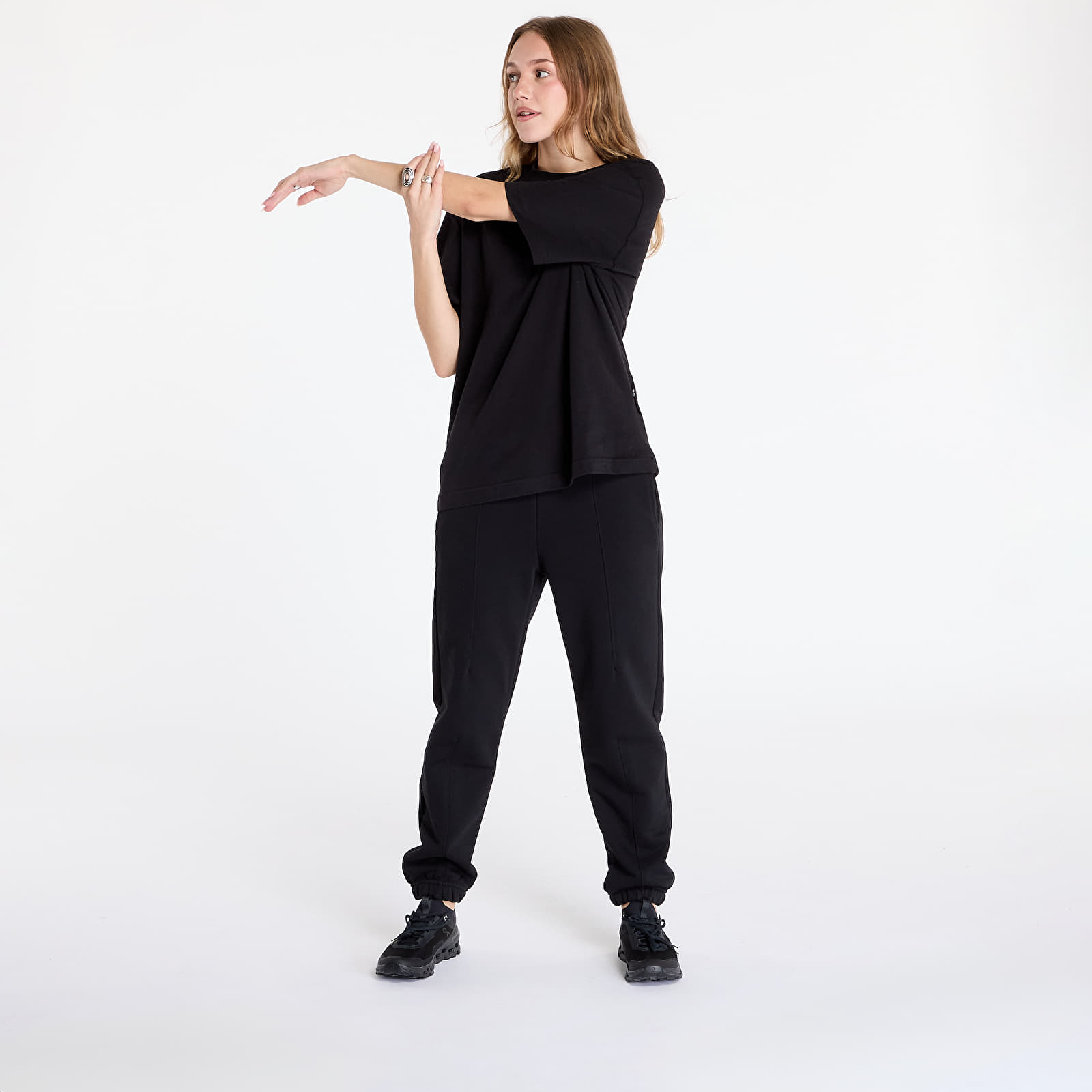 Damen T-Shirts  On Club-Tee Black