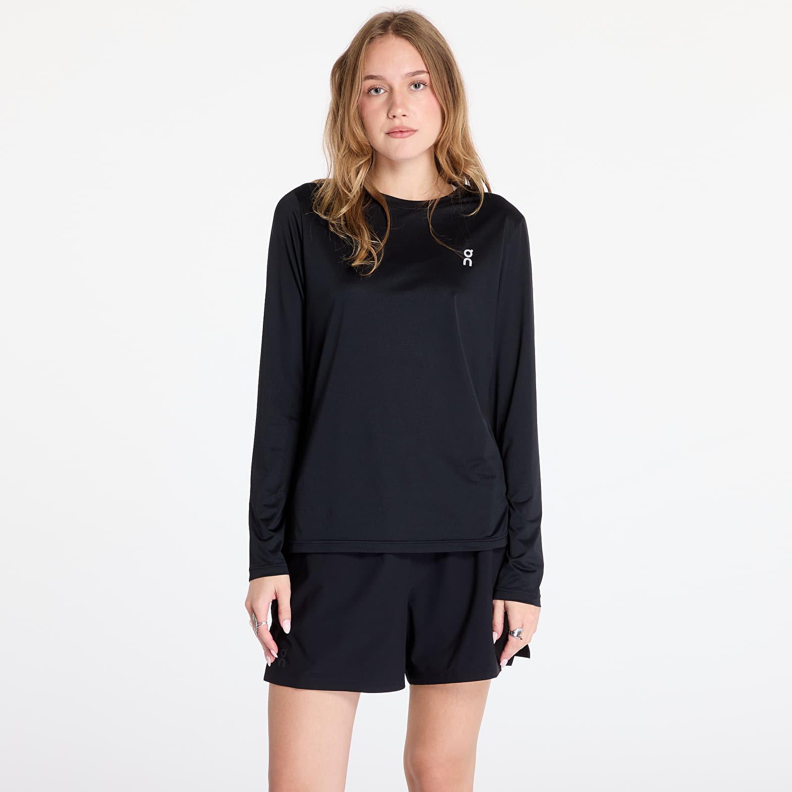 Női pólók  On Core Long-Tee Black