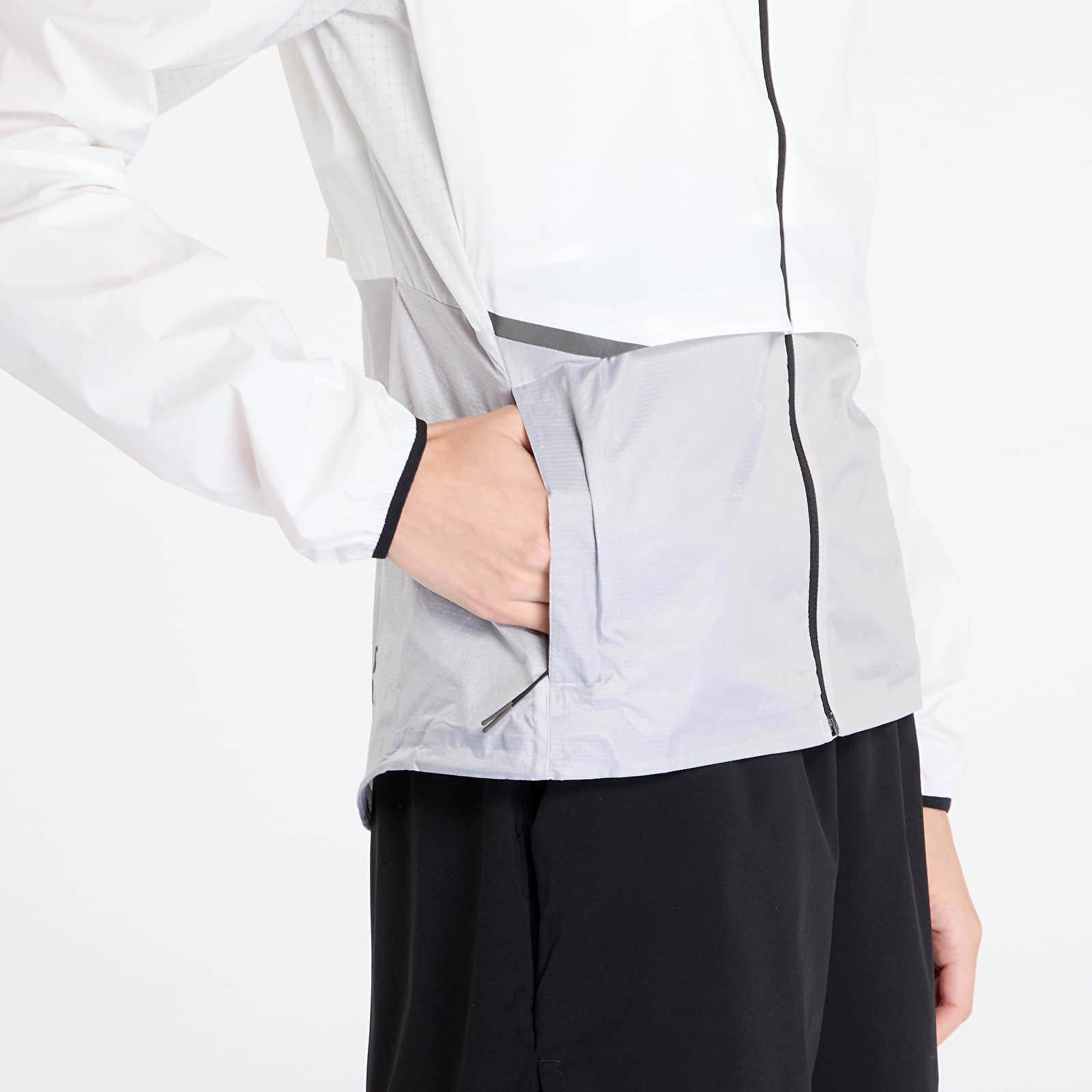 Moteriškos striukės On Weather Jacket White/ Glacier