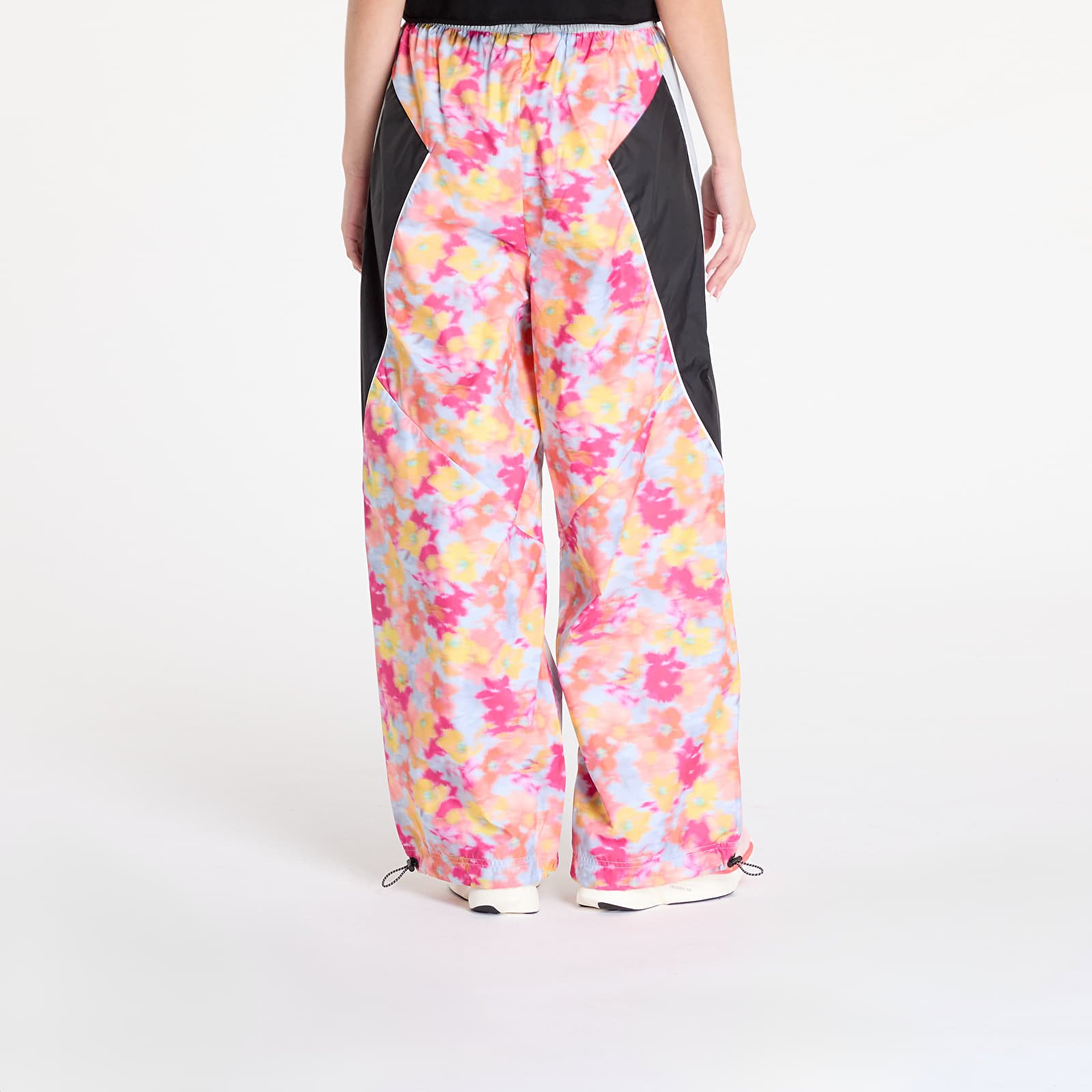 Pantaloni de damă adidas x Stella Mccartney Pant Activgold/ Tactile Yellow/ Cle