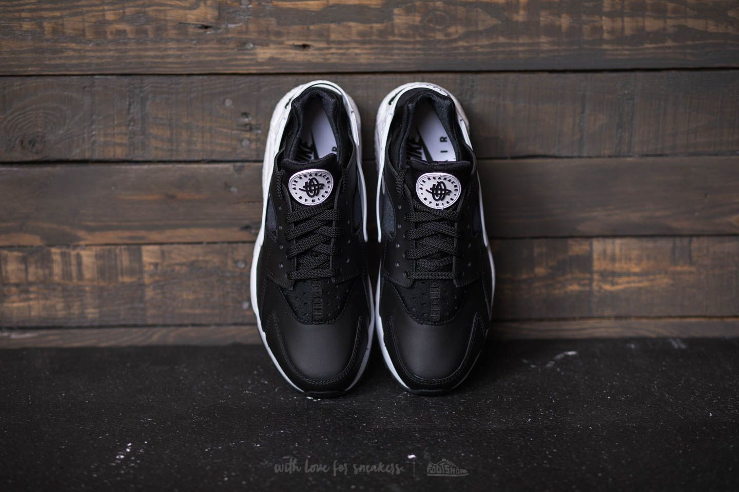 Férfi cipők Nike Air Huarache Black/ White