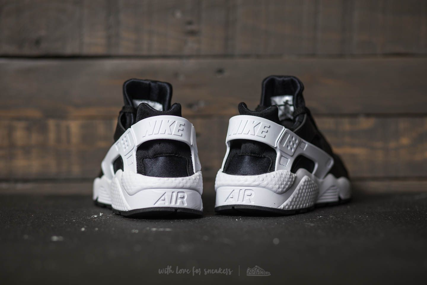 Férfi cipők Nike Air Huarache Black/ White