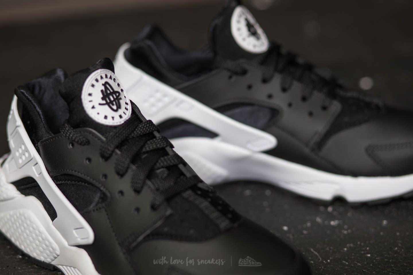 Férfi cipők Nike Air Huarache Black/ White