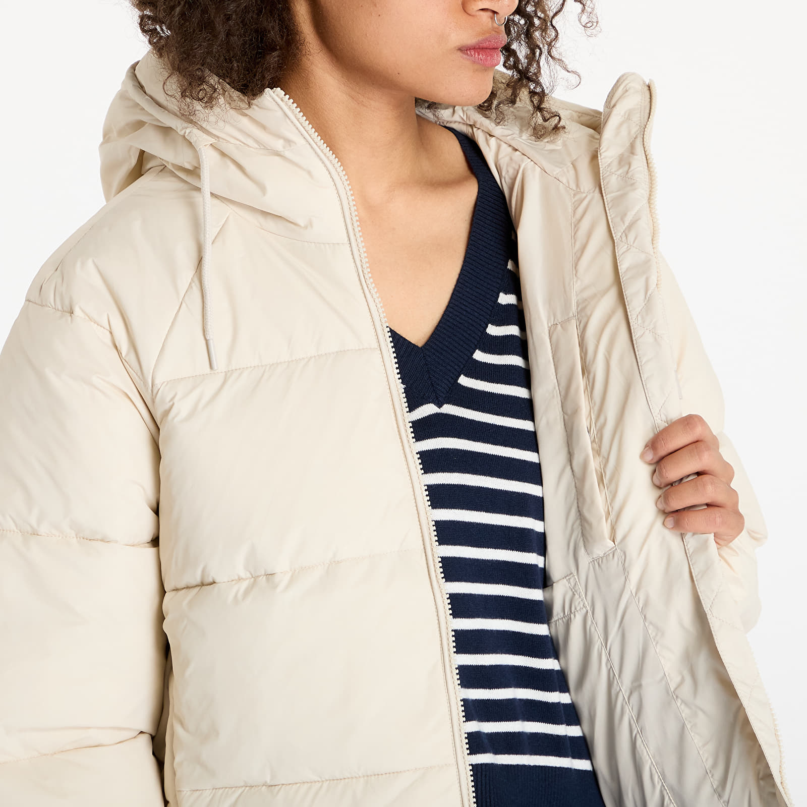 Jachete pentru femei Tommy Jeans Vail Puffer Jacket Beige