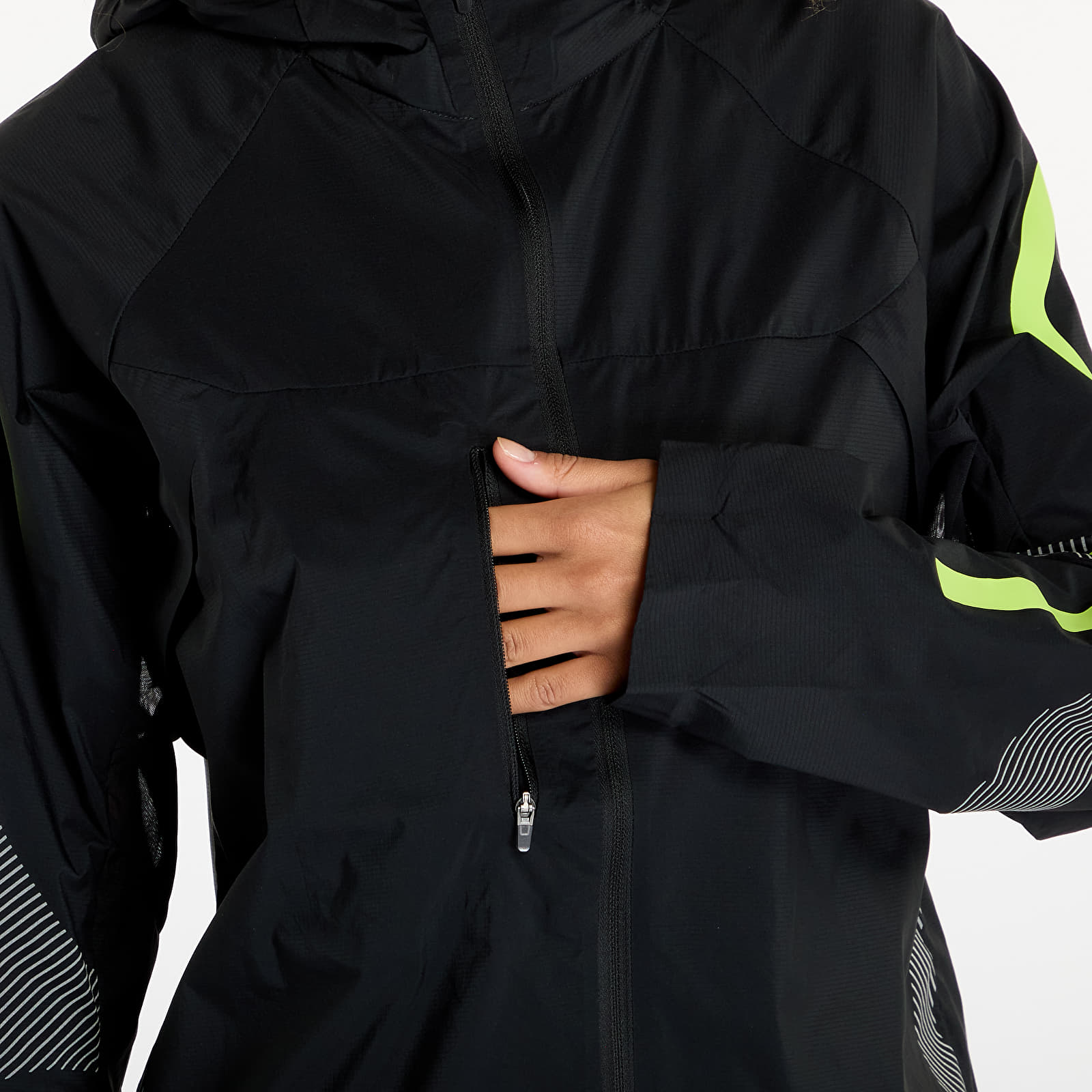 Jacken für Frauen adidas x Stella McCartney TruePace Jacket Black/ Semi Solar Slime