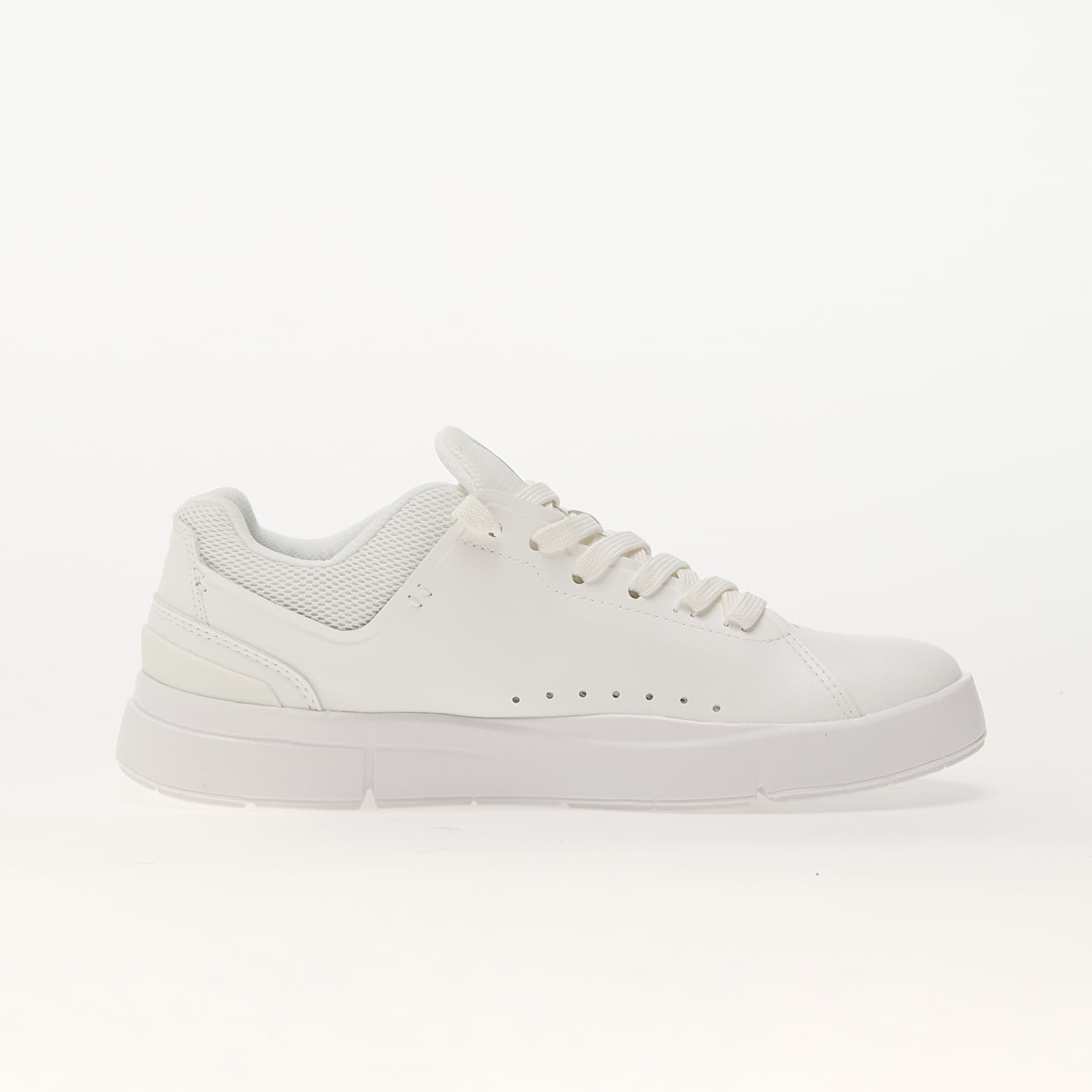 Női cipők On W The Roger Advantage All White