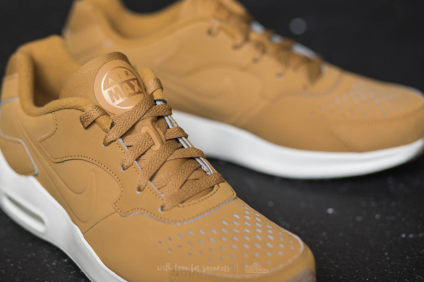 Men s shoes Nike Air Max Guile Premium Wheat Wheat Ivory Footshop
