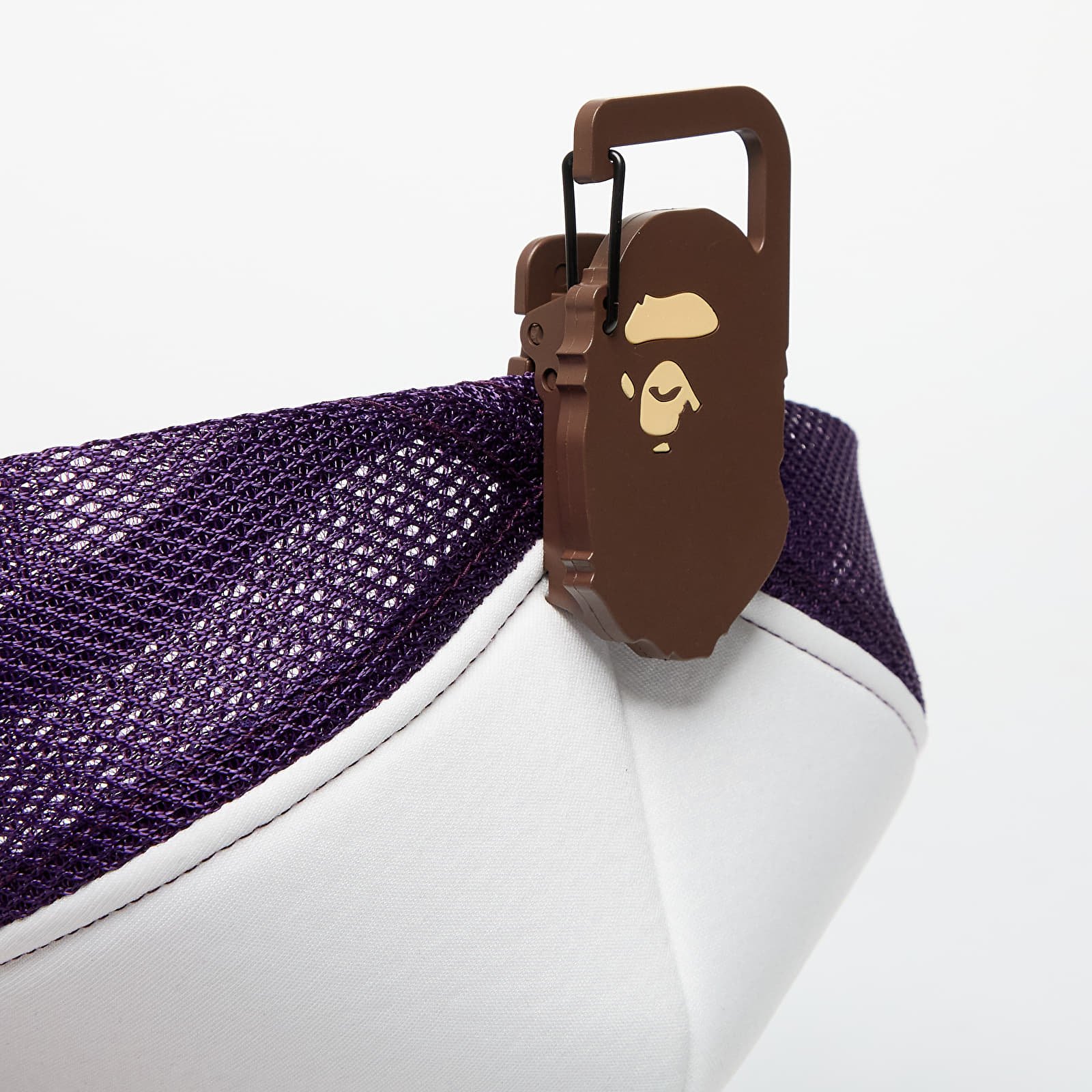 Sapkák A BATHING APE x SWAROVSKI Rhinestone Ape Head Mesh Cap M Purple