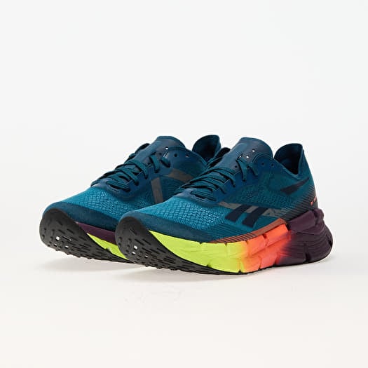Reebok escape top