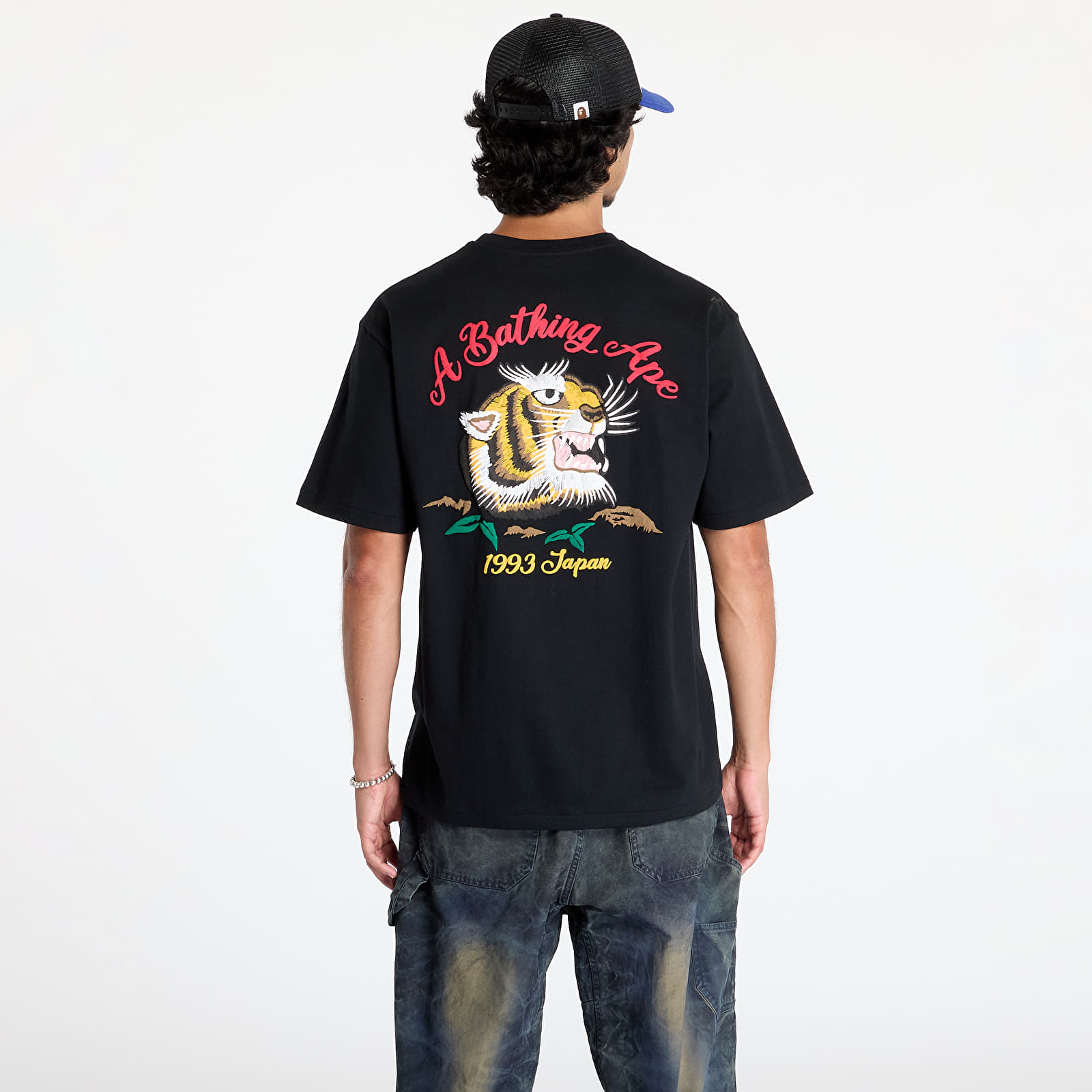 Magliette da uomo A BATHING APE Embroidery Style Souvenir Logo Tee Black