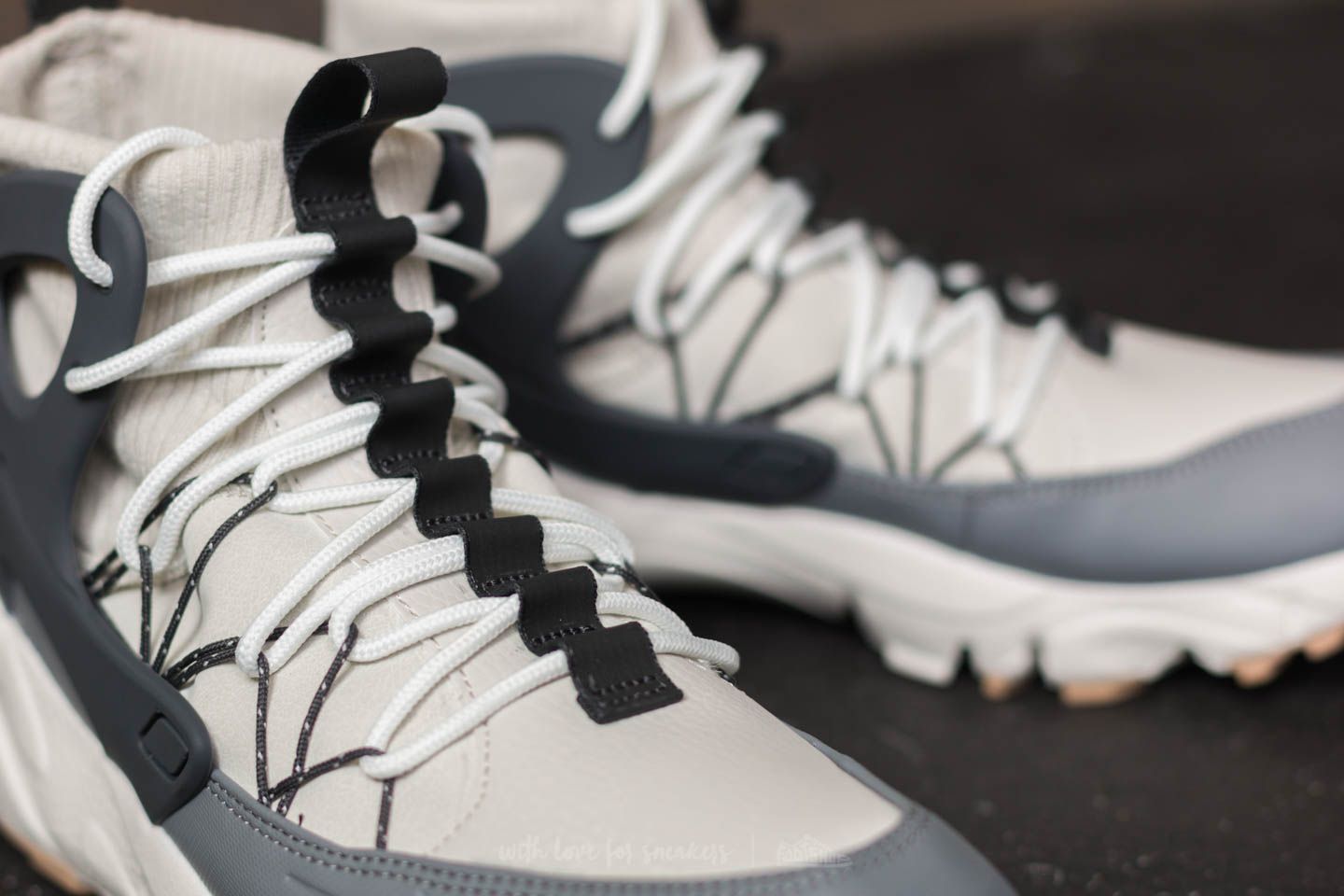 Nike footscape light bone sale
