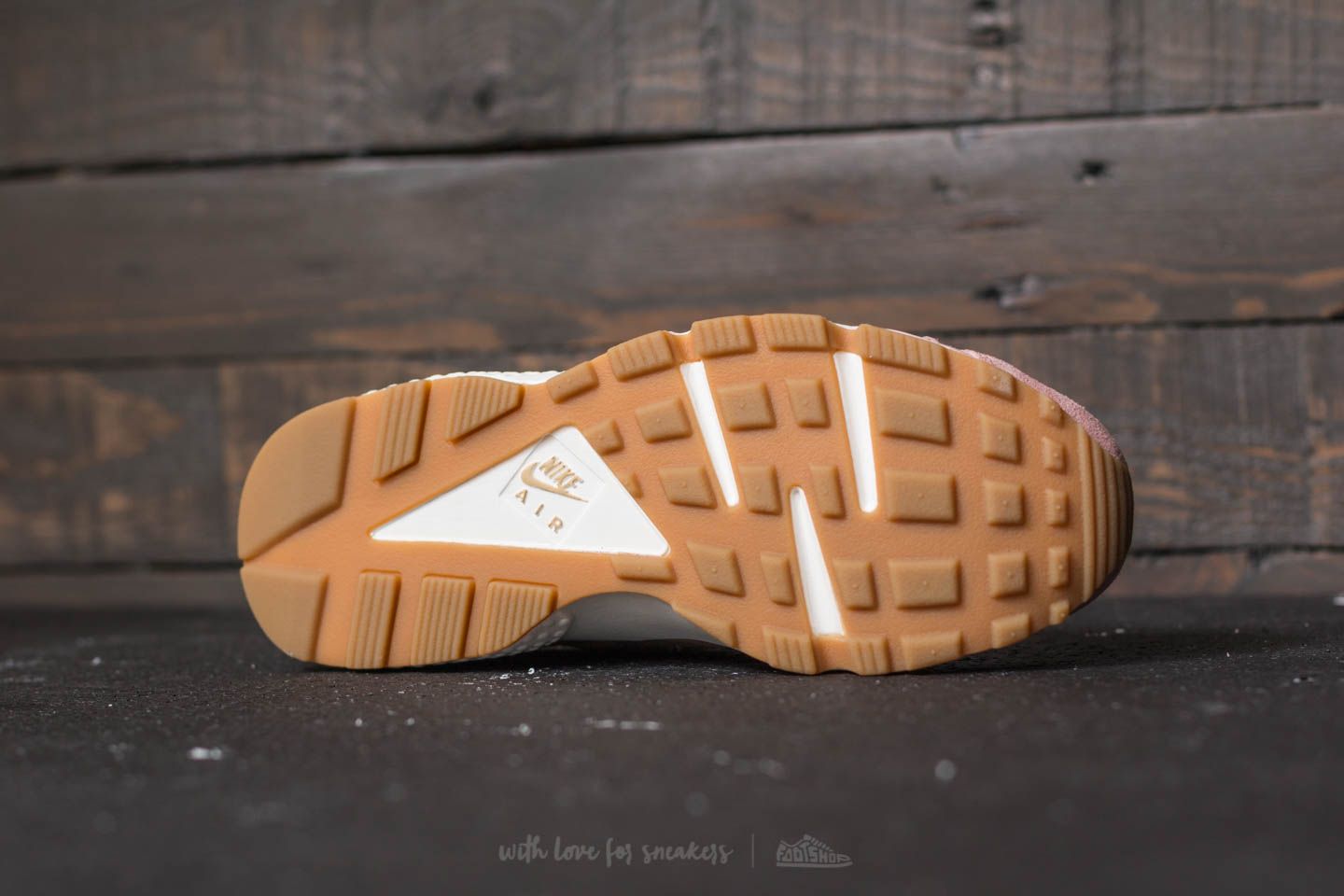 Nike air huarache mushroom 2025