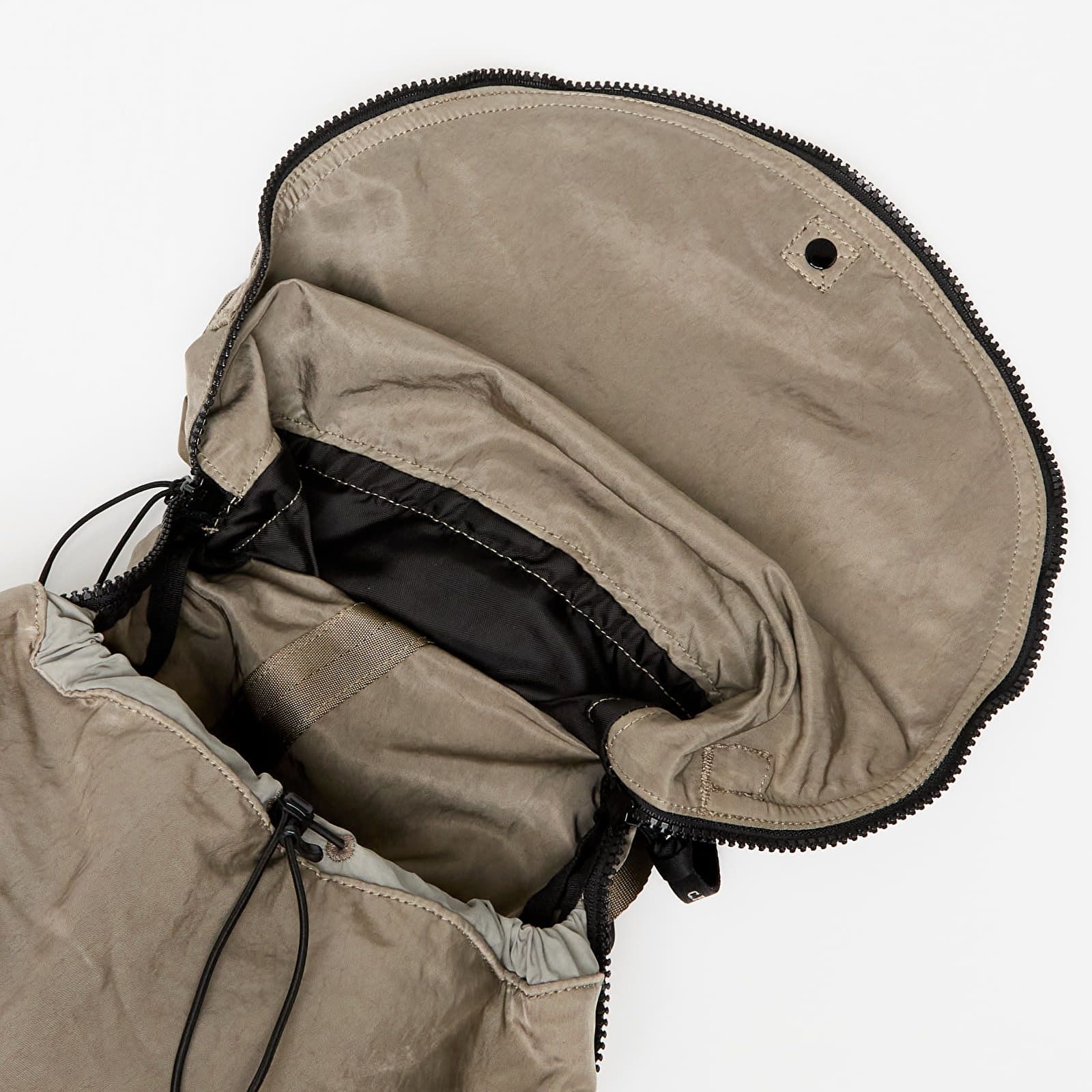 Tašky cez rameno C.P. Company Nylon B Crossbody Mesh Rucksack Black/ Walnut