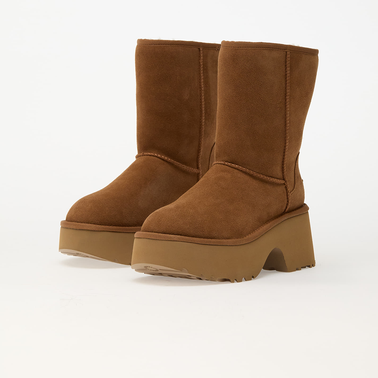 Naisten kengät UGG W Classic Short New Heights Chestnut