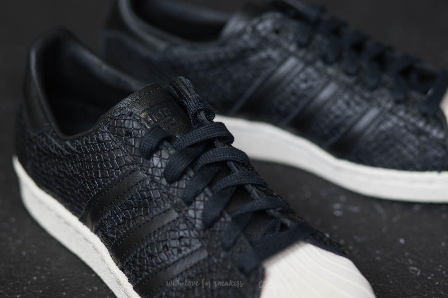 Adidas originals womens superstar sales 80s trainers off white/core black/white