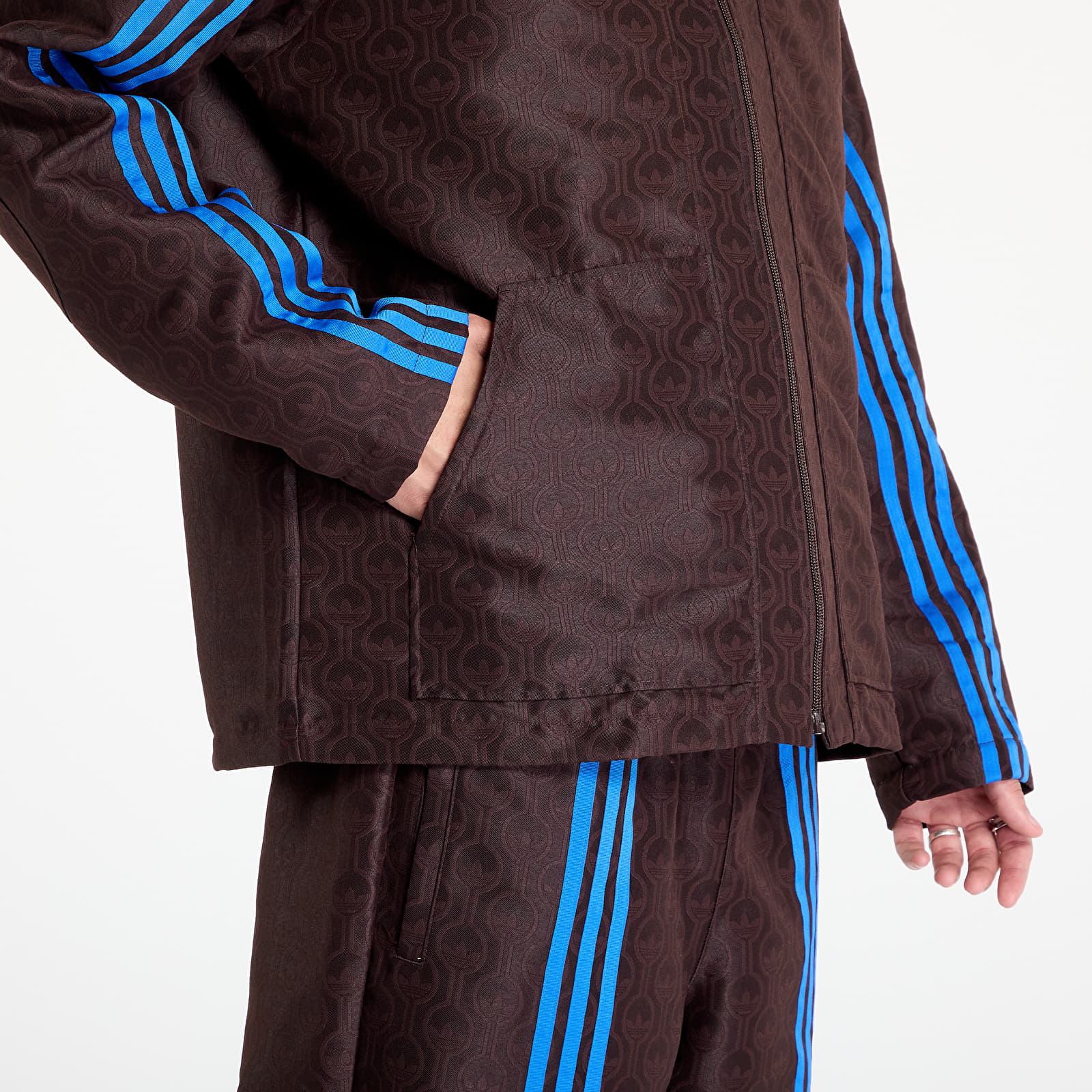 Pánské bundy adidas Club Jacket Shale Brown