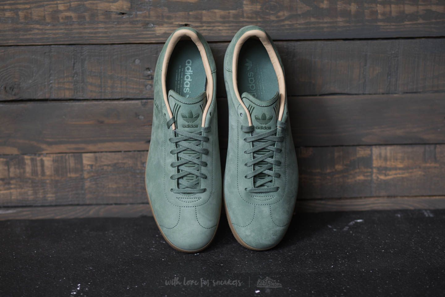 Gazelle decon shoes sales