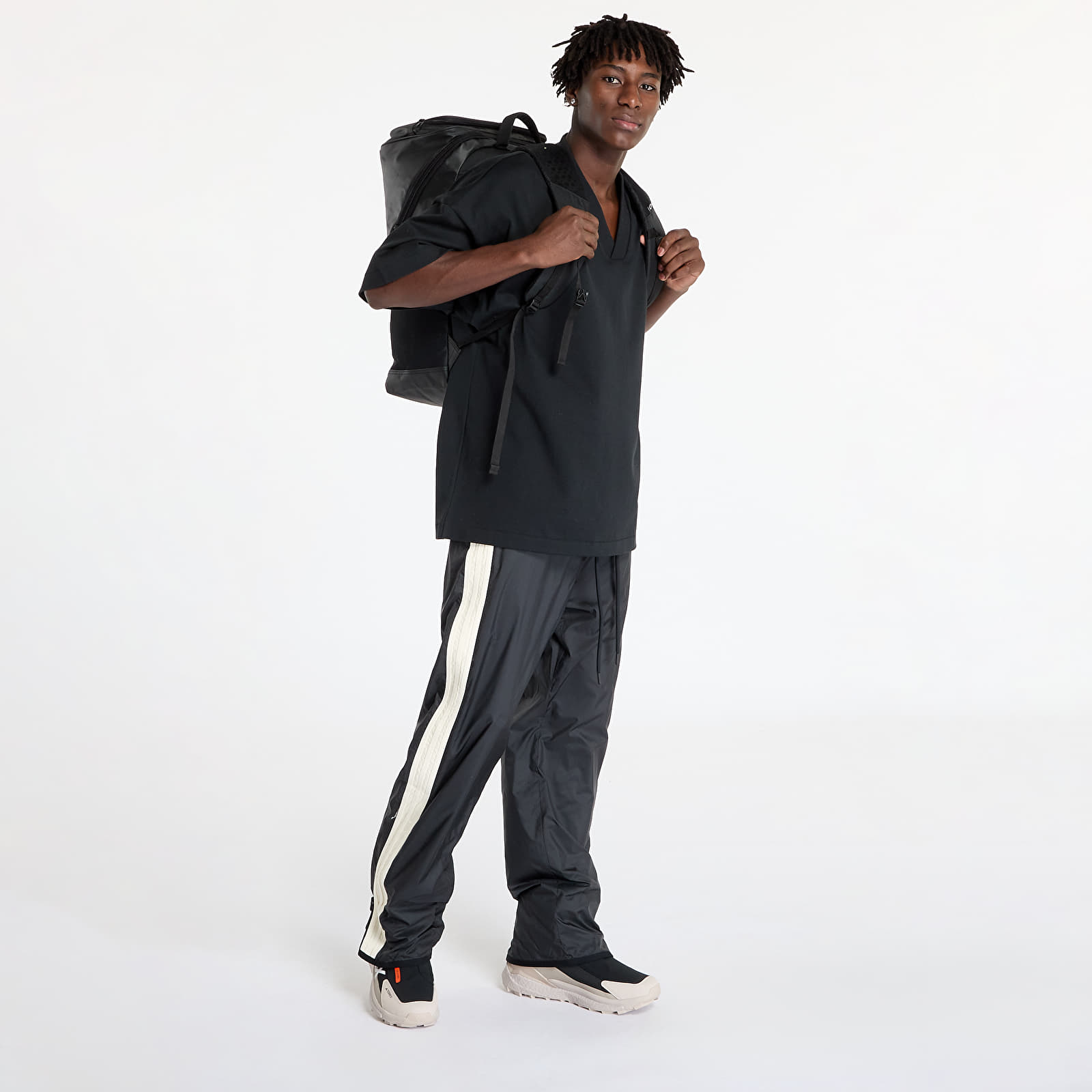 Magliette adidas x Fear Of God Athletics V Neck Tee Black Black Footshop