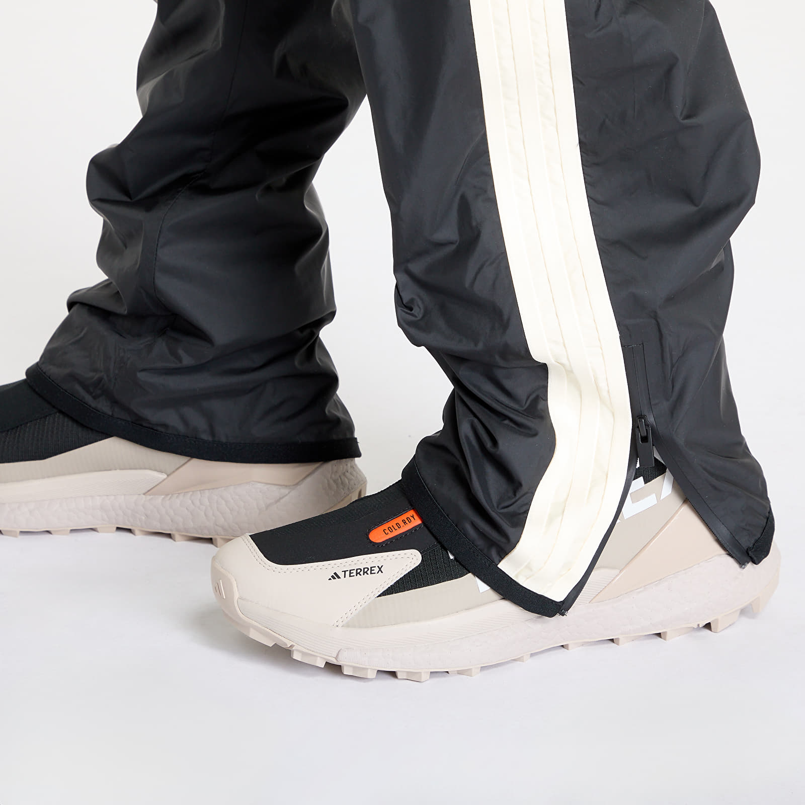Šusťákové kalhoty adidas x Fear Of God Athletics Woven Relaxed Track Pant Black