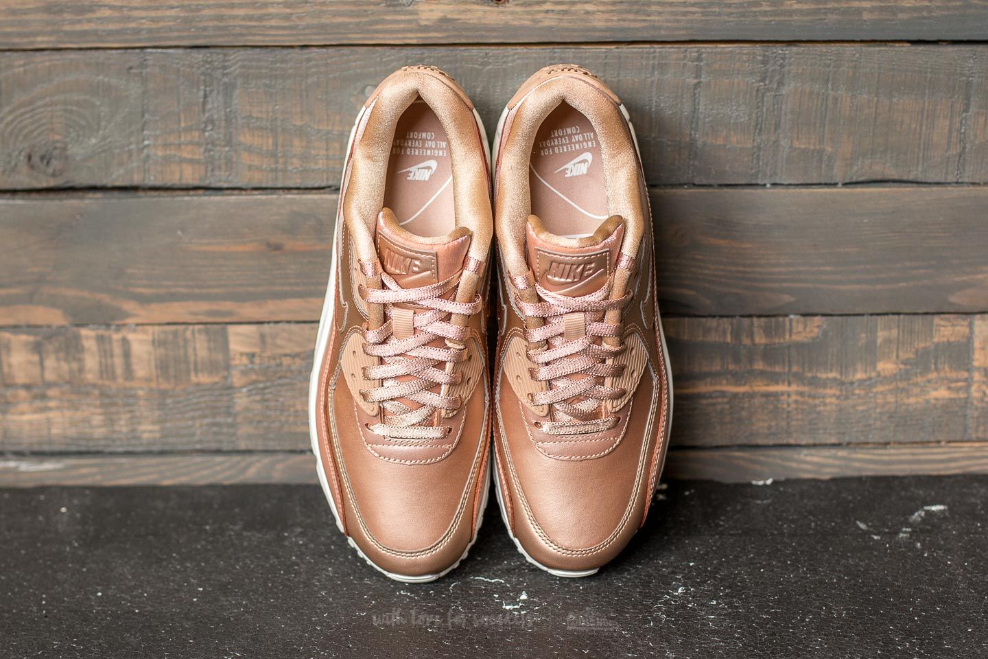 Moteriška avalynė Nike Wmns Air Max 90 Premium Metallic Red Bronze