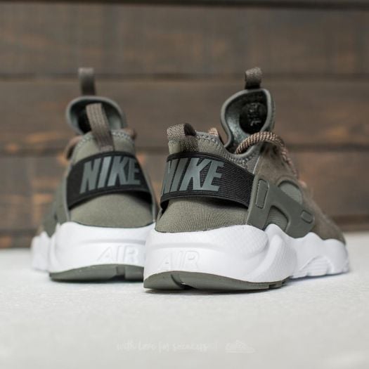 Nike huarache run ultra se (gs) shop
