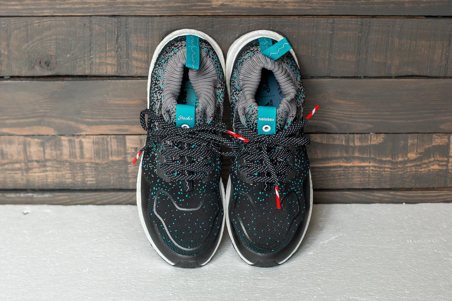Ultra boost mid store s.e. solebox x packers