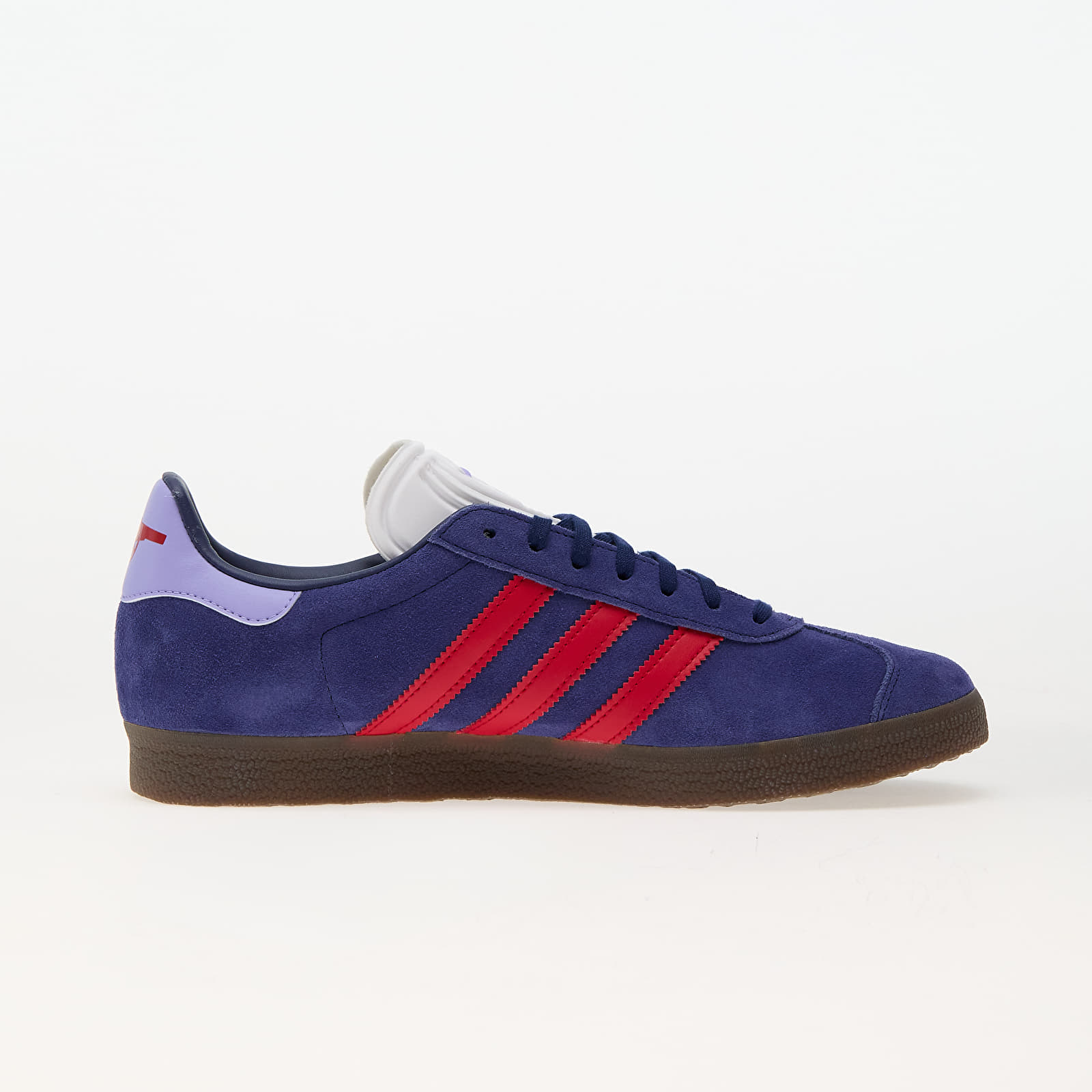 Männer adidas Gazelle Rekive Ngtsky/ Better Scarlet/ Gum5