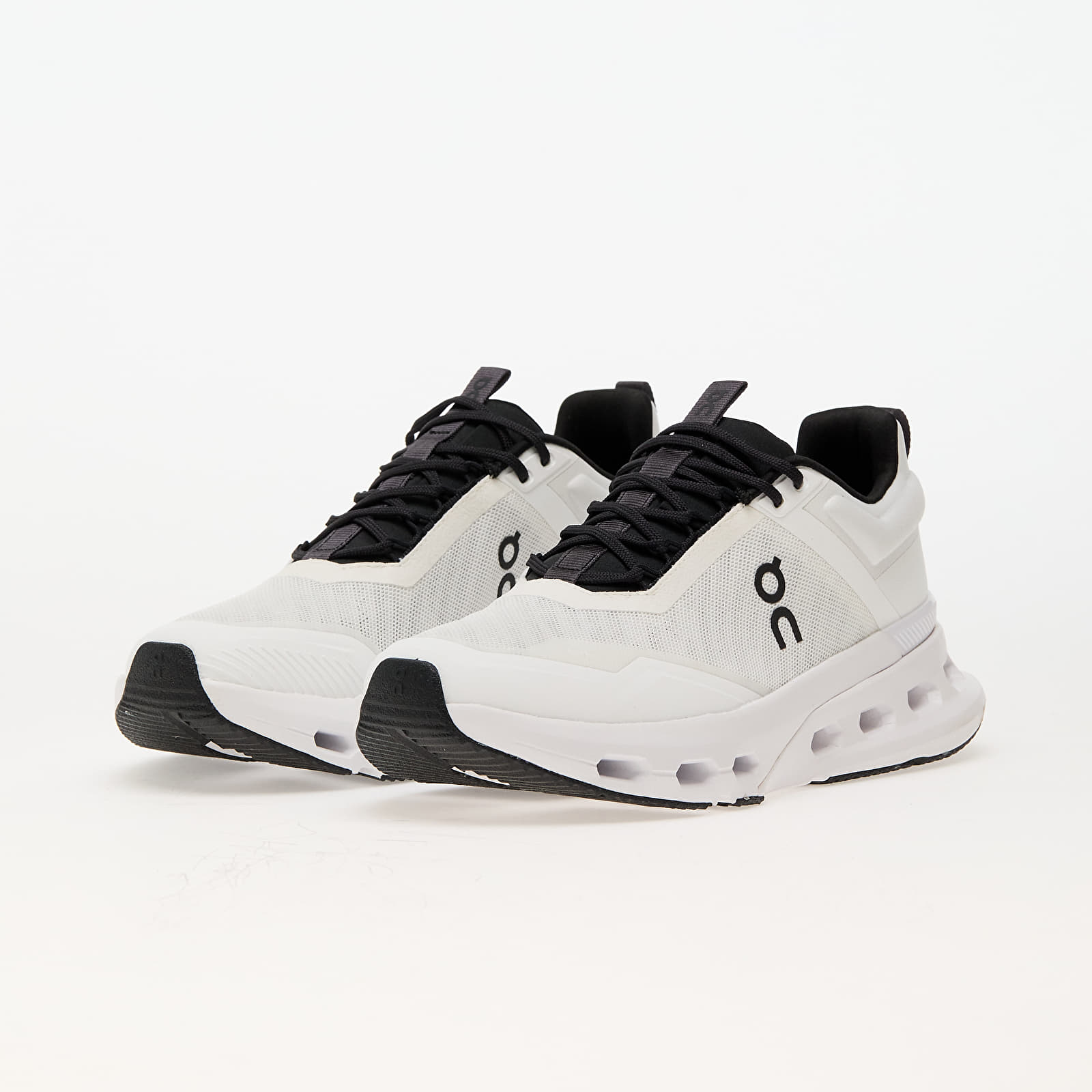 Herresko On M Cloudnova X White/ Black