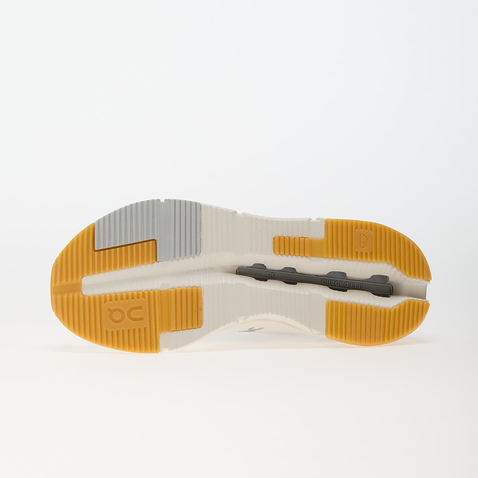 Men's shoes On M Cloudnova Form 2 White/ Ivory