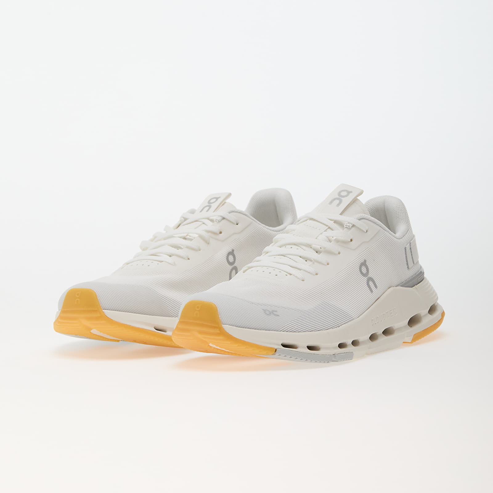 Men's shoes On M Cloudnova Form 2 White/ Ivory