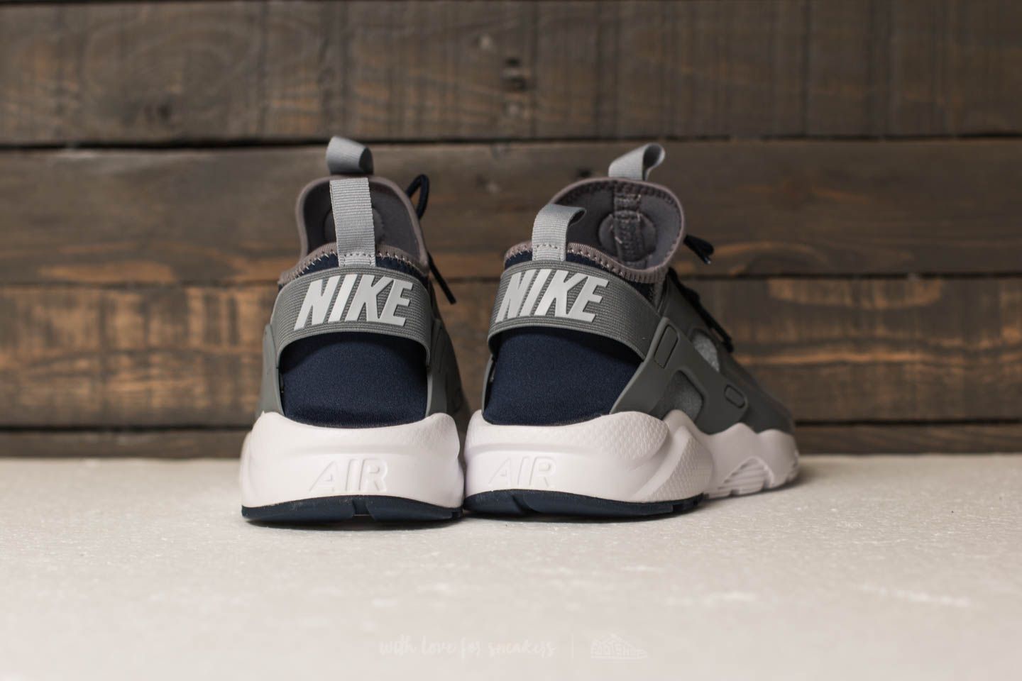 Nike huarache ultra cool grey top