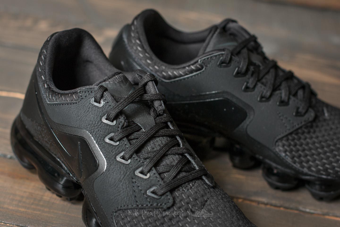 Dámske topánky a tenisky Nike Air Vapormax (GS) Black/ Black-Dark Grey