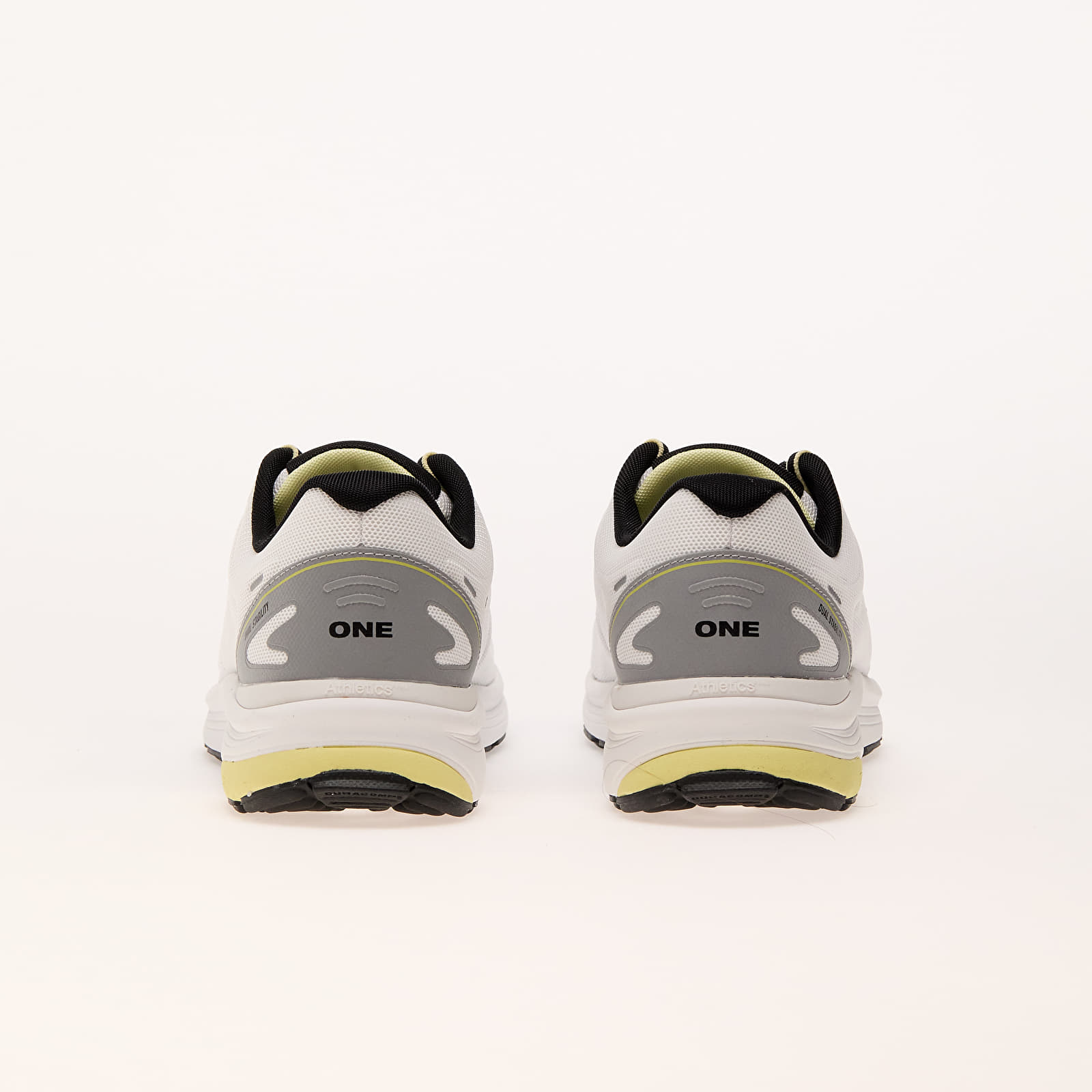 Männer Athletics FTWR One Remastered White/ Silver