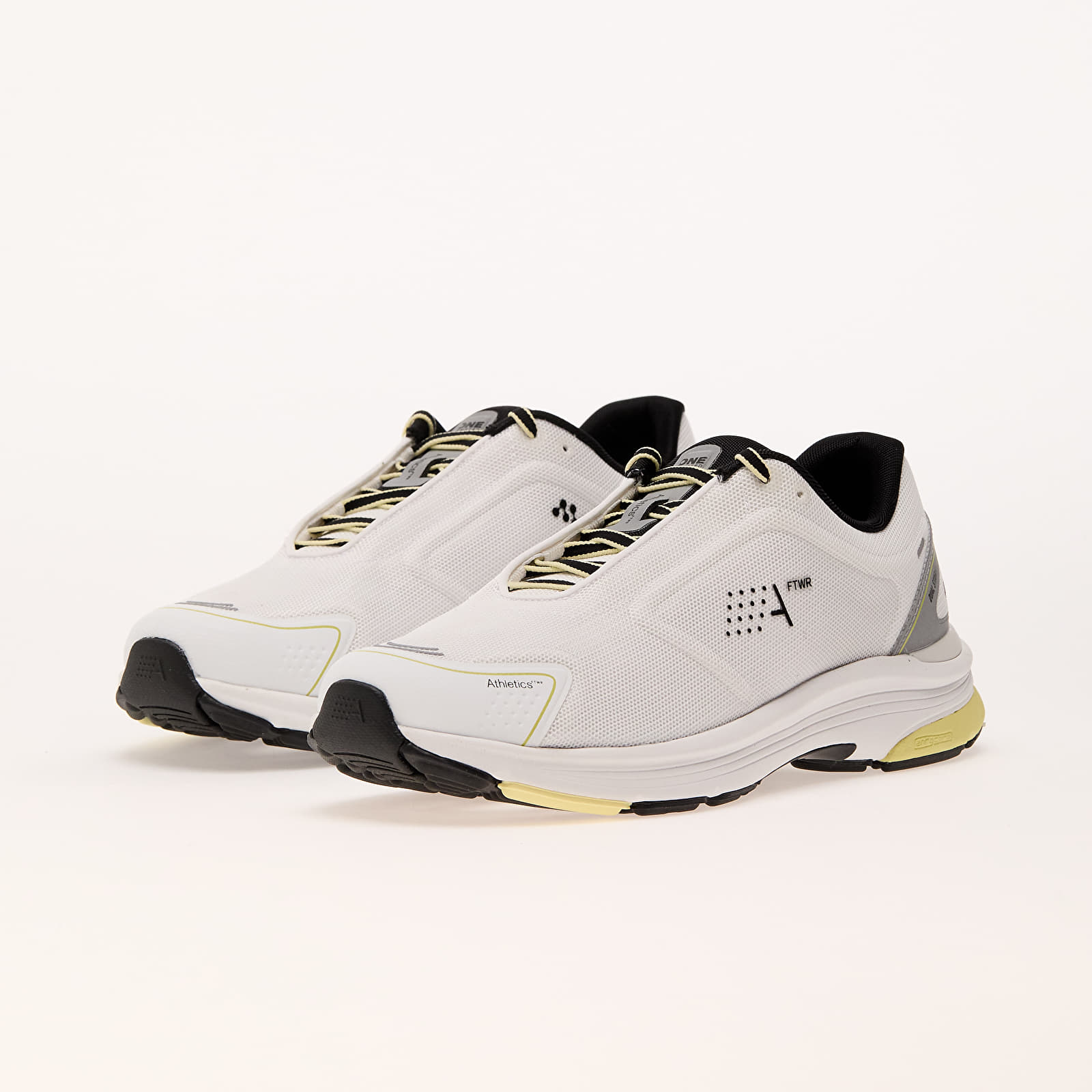 Männer Athletics FTWR One Remastered White/ Silver