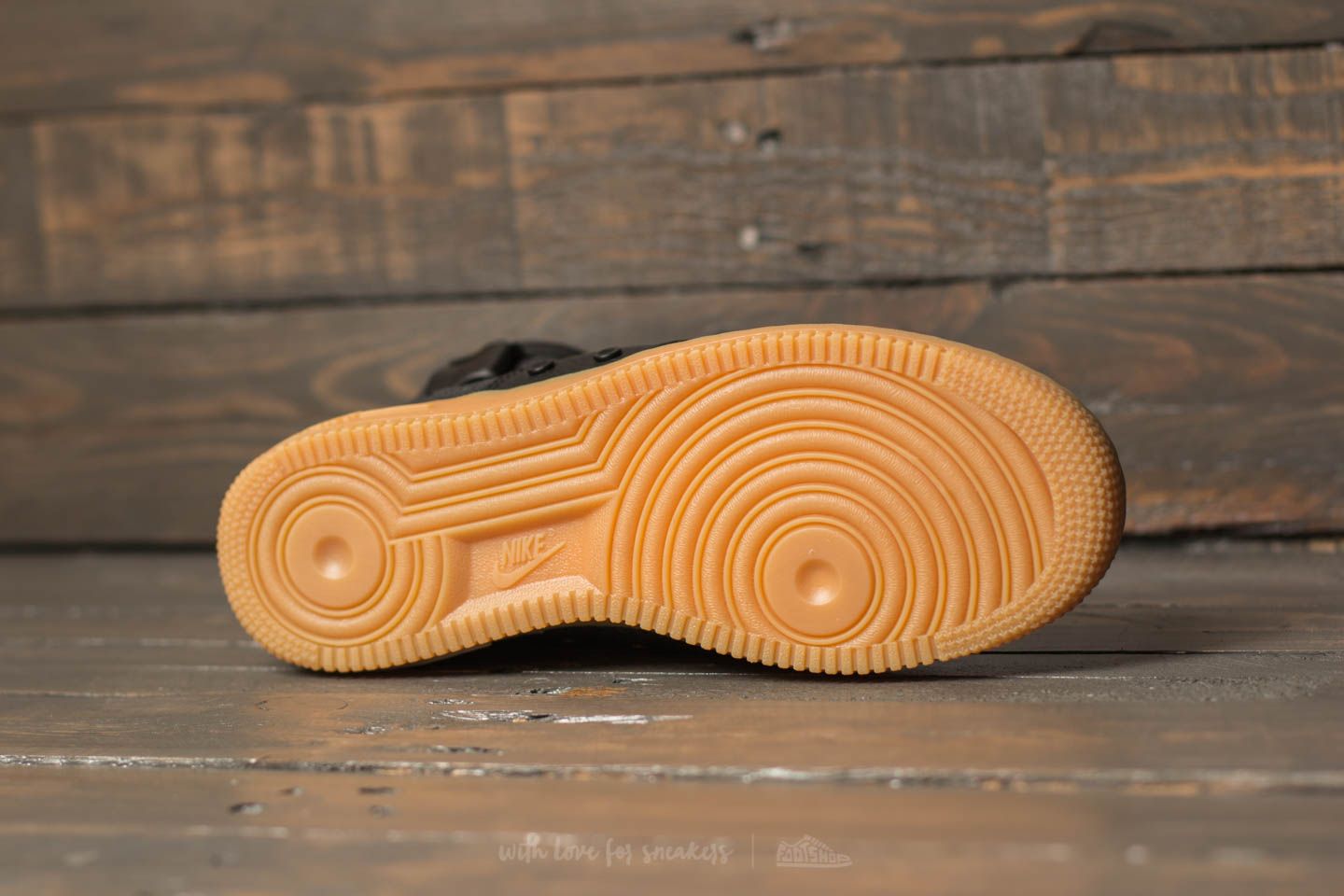 Férfi cipők Nike SF Air Force 1 Mid Black/ Black-Gum Light Brown