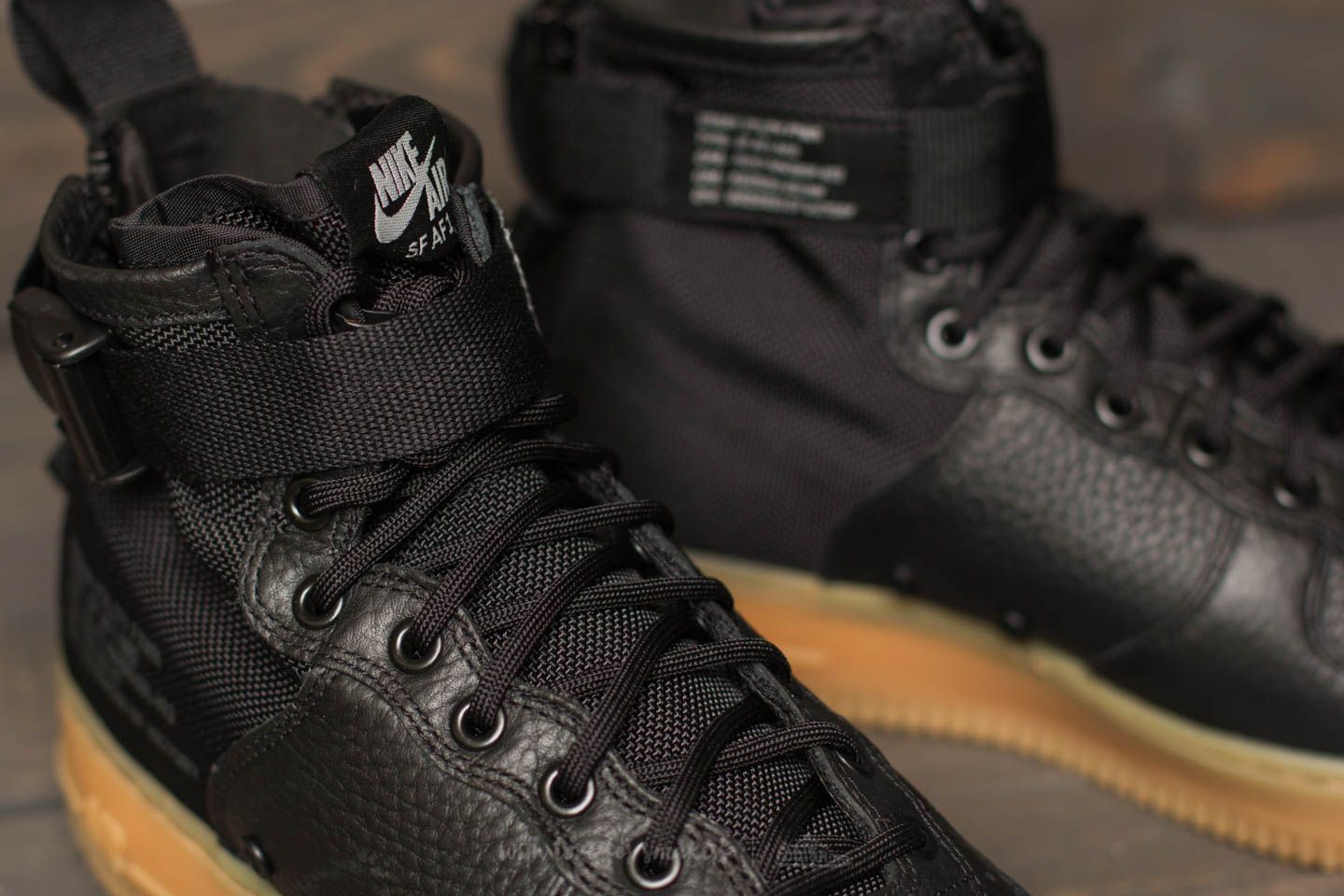 Nike sf af1 mid black gum store