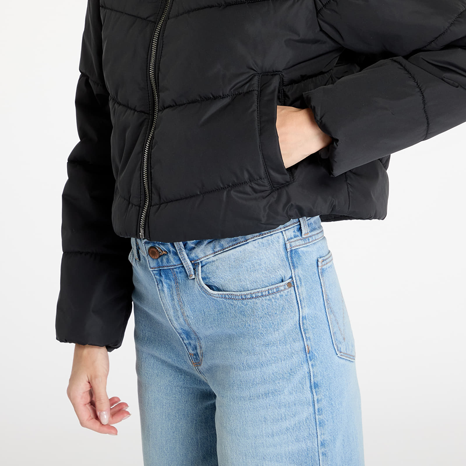 Chaquetas de mujer Vans Mte Foundry Crop Puff Hood Black