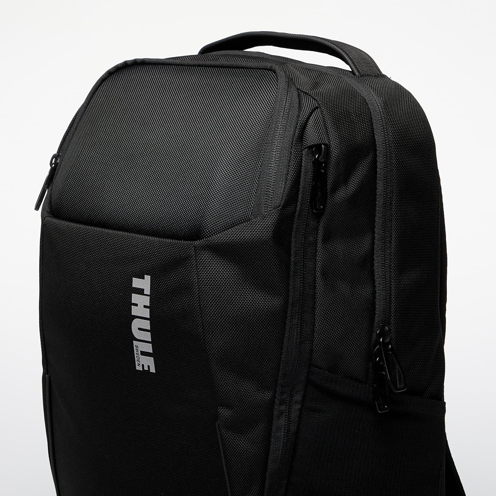 Batohy Thule Accent Backpack 23 l Black | Footshop