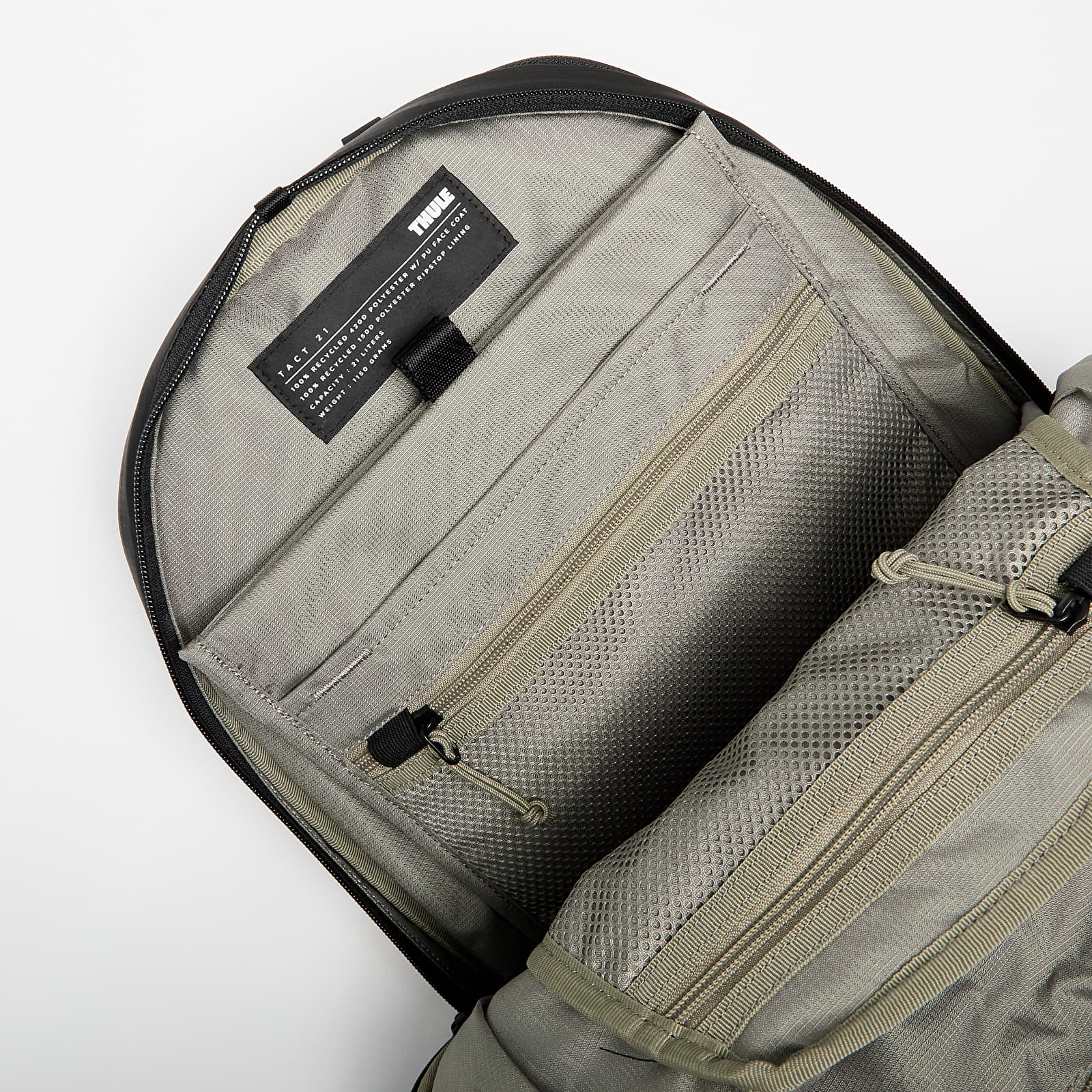 Batohy Thule Tact Backpack 21 l Black