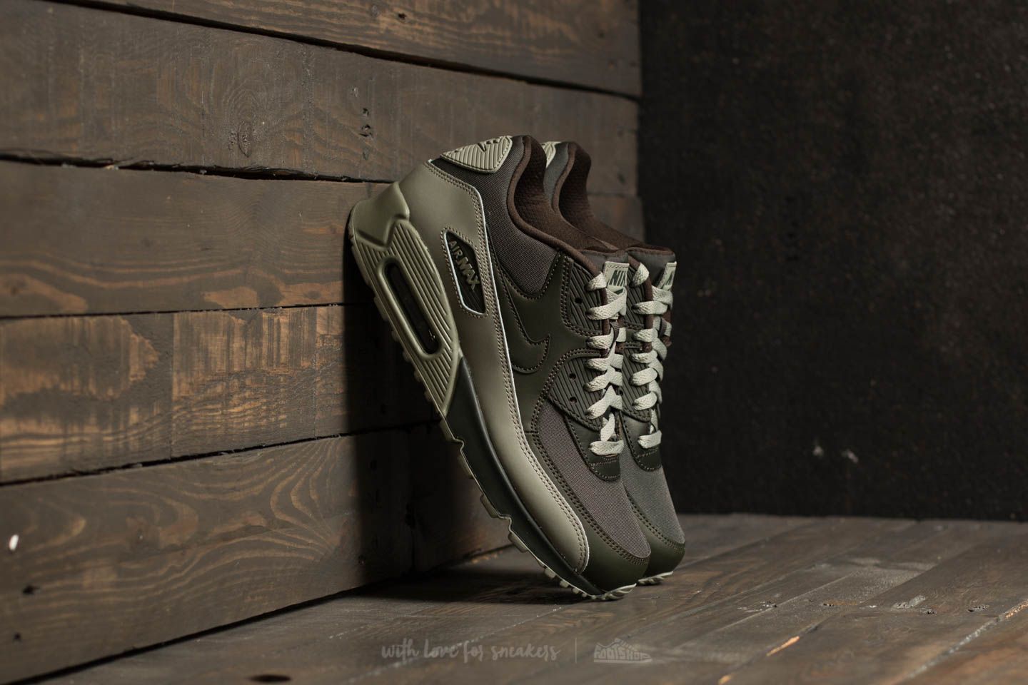 Nike air max 90 essential trainer sequoia / dark on sale stucco